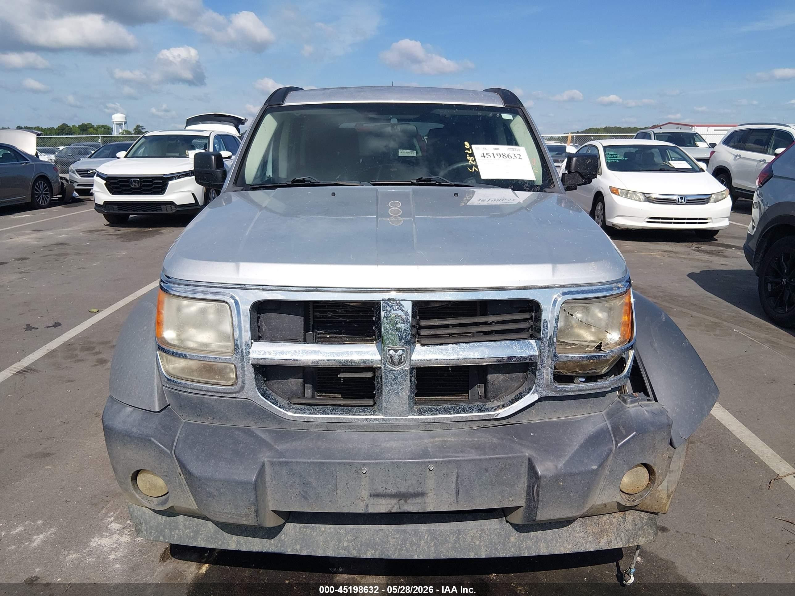 2007 Dodge Nitro Sxt Silver vin: 1D8GU28K47W588711