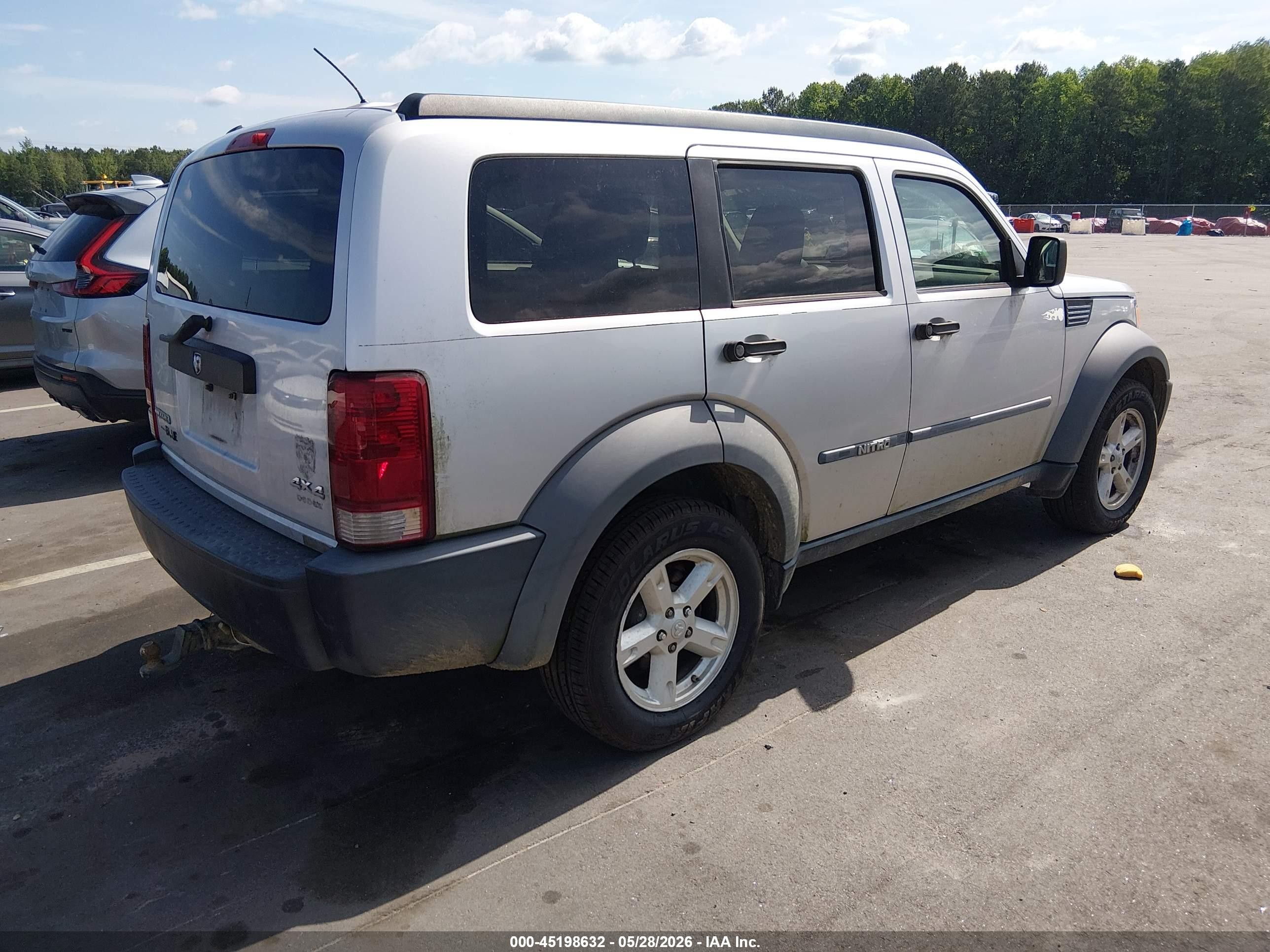 2007 Dodge Nitro Sxt Silver vin: 1D8GU28K47W588711