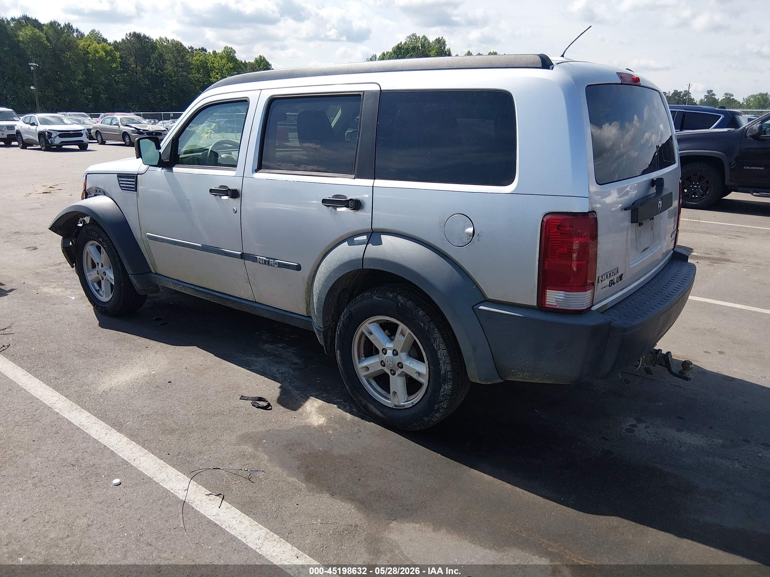 2007 Dodge Nitro Sxt Silver vin: 1D8GU28K47W588711