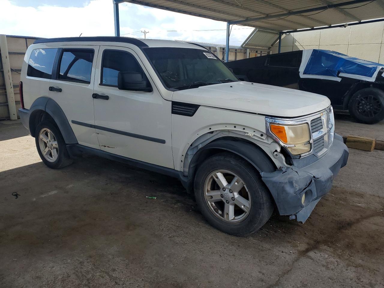 2007 Dodge Nitro Sxt White vin: 1D8GU28K67W589309