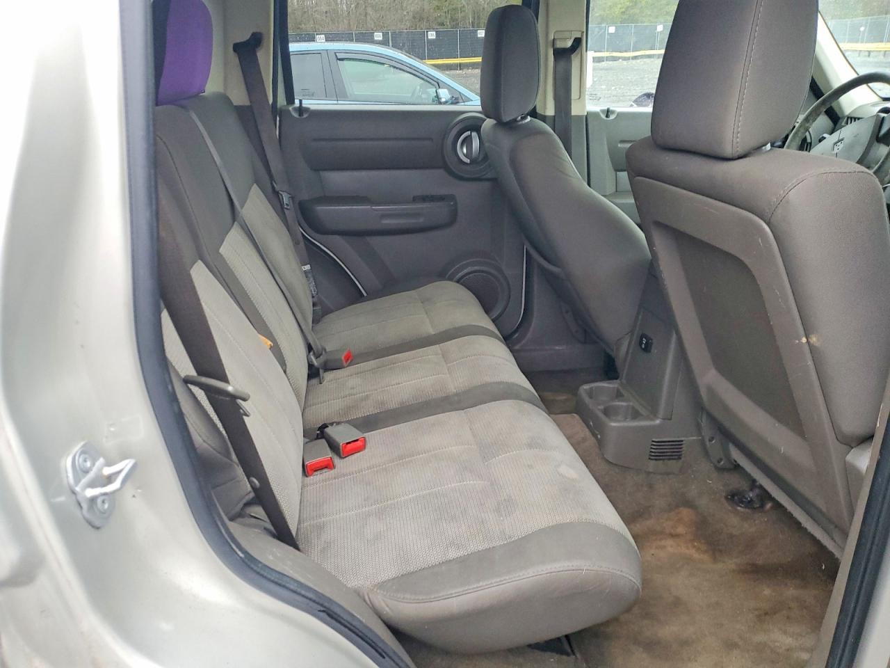 2009 Dodge Nitro Se Silver vin: 1D8GU28K99W513585