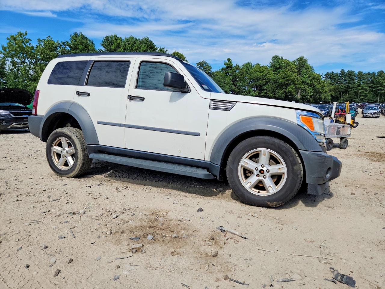2007 Dodge Nitro Sxt White vin: 1D8GU28KX7W601932