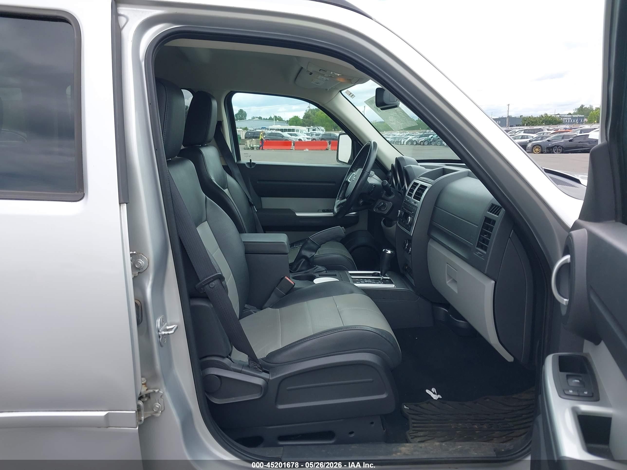 2007 Dodge Nitro Slt/rt Silver vin: 1D8GU58K27W677954