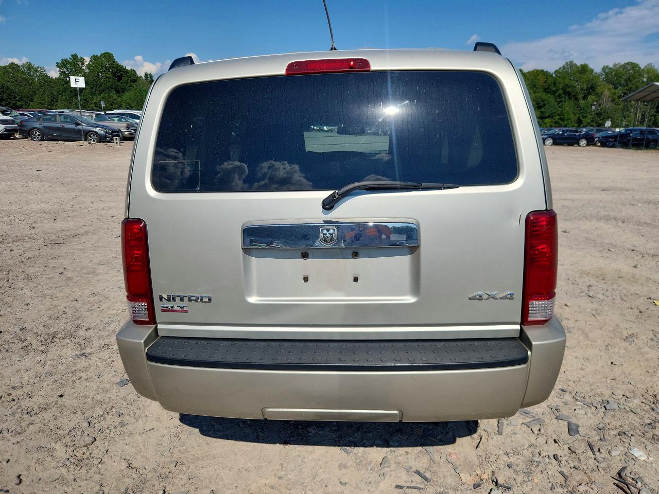 2008 Dodge Nitro Slt Beige vin: 1D8GU58K38W287771