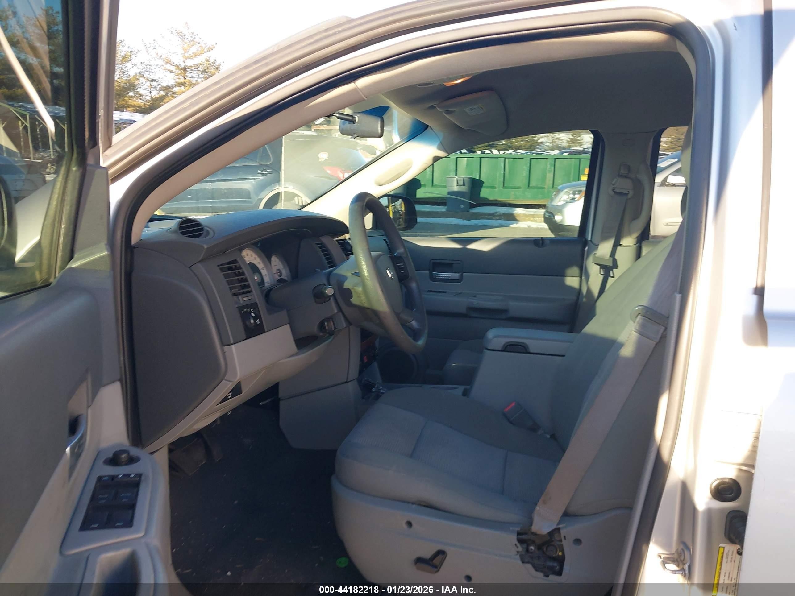 2008 Dodge Durango Slt Silver vin: 1D8HB48258F100728