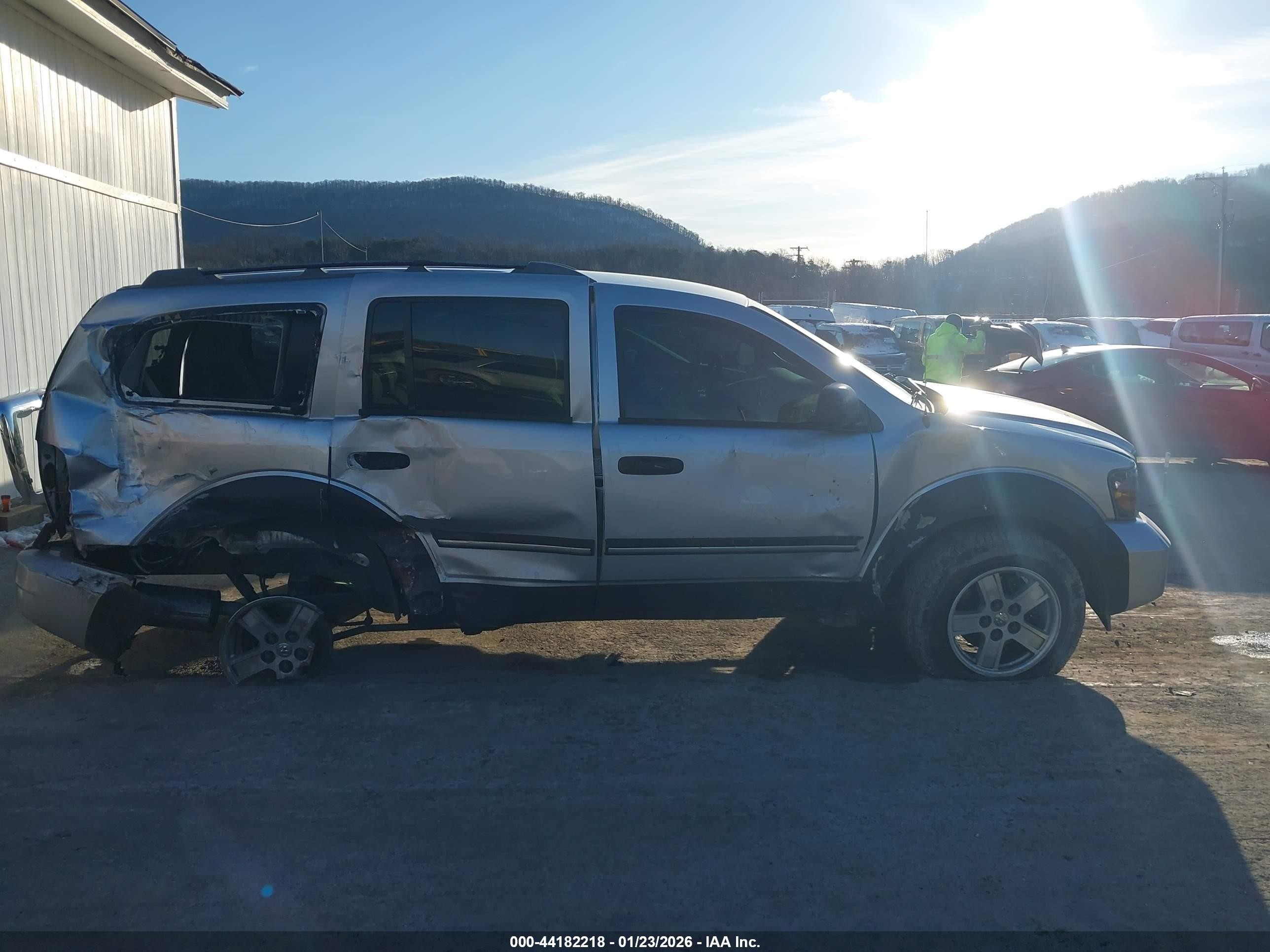 2008 Dodge Durango Slt Silver vin: 1D8HB48258F100728