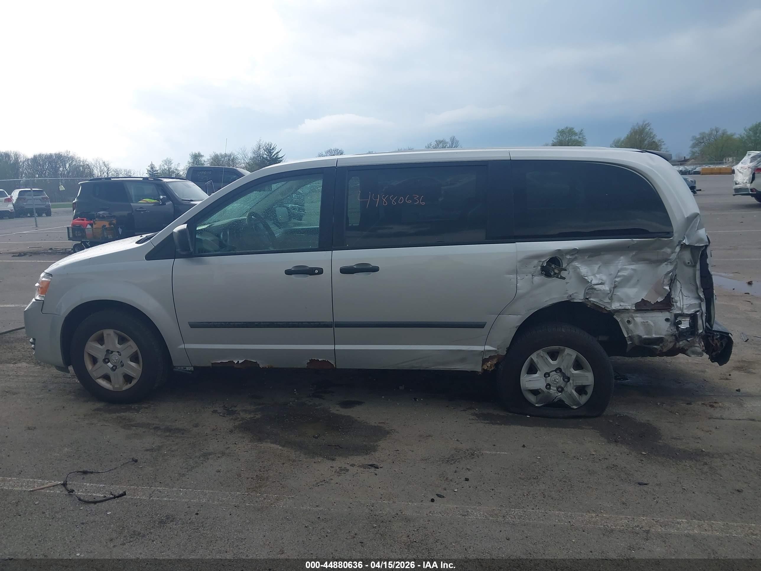 2008 Dodge Grand Caravan Se Серый vin: 1D8HN44H78B159952