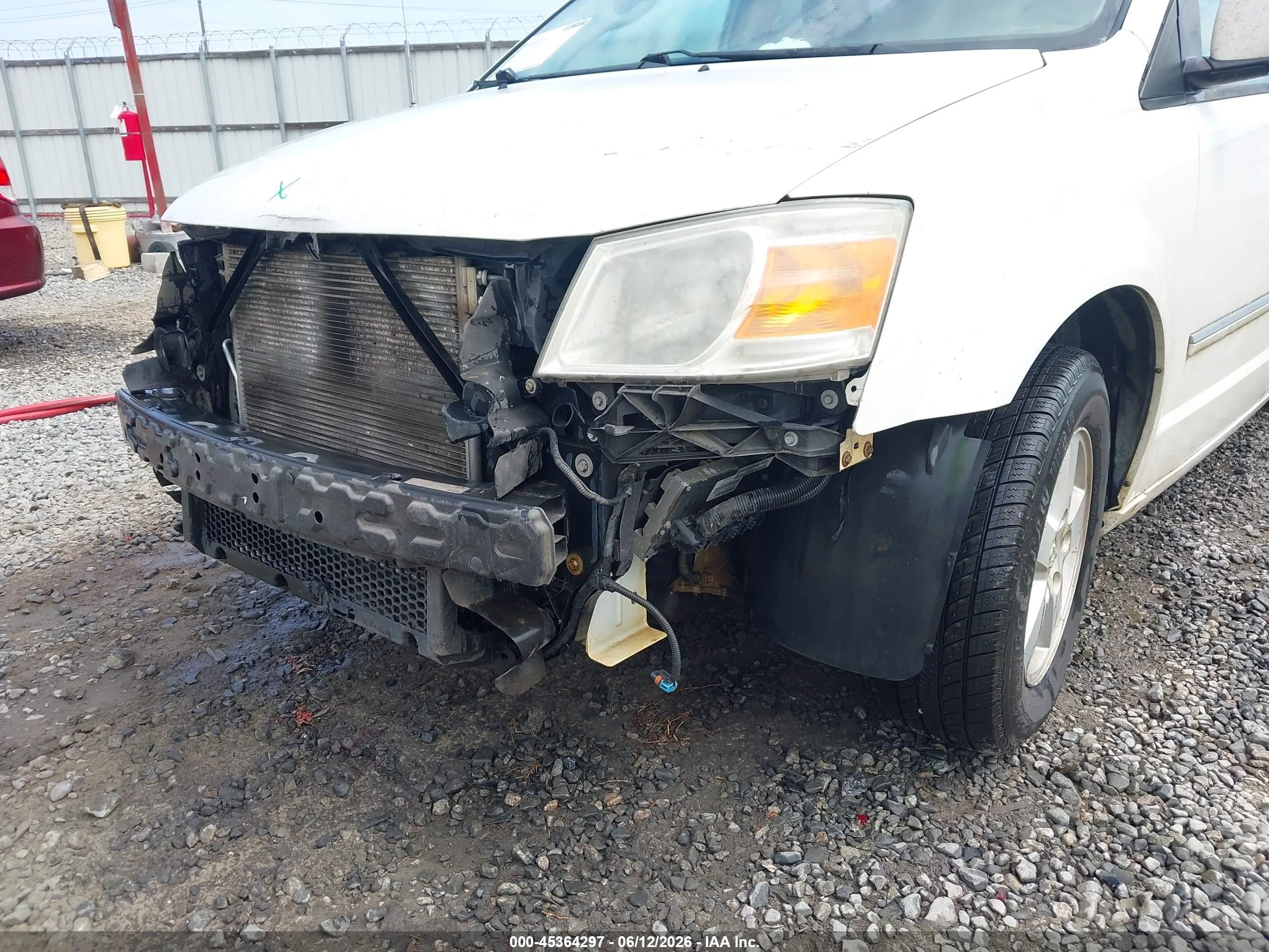 2008 Dodge Grand Caravan Sxt White vin: 1D8HN54P08B132508