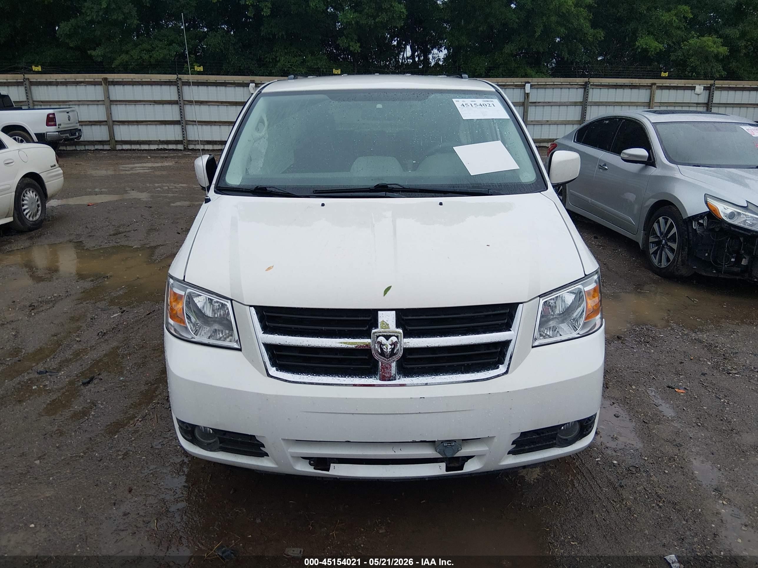 2008 Dodge Grand Caravan Sxt Белый vin: 1D8HN54P18B173696
