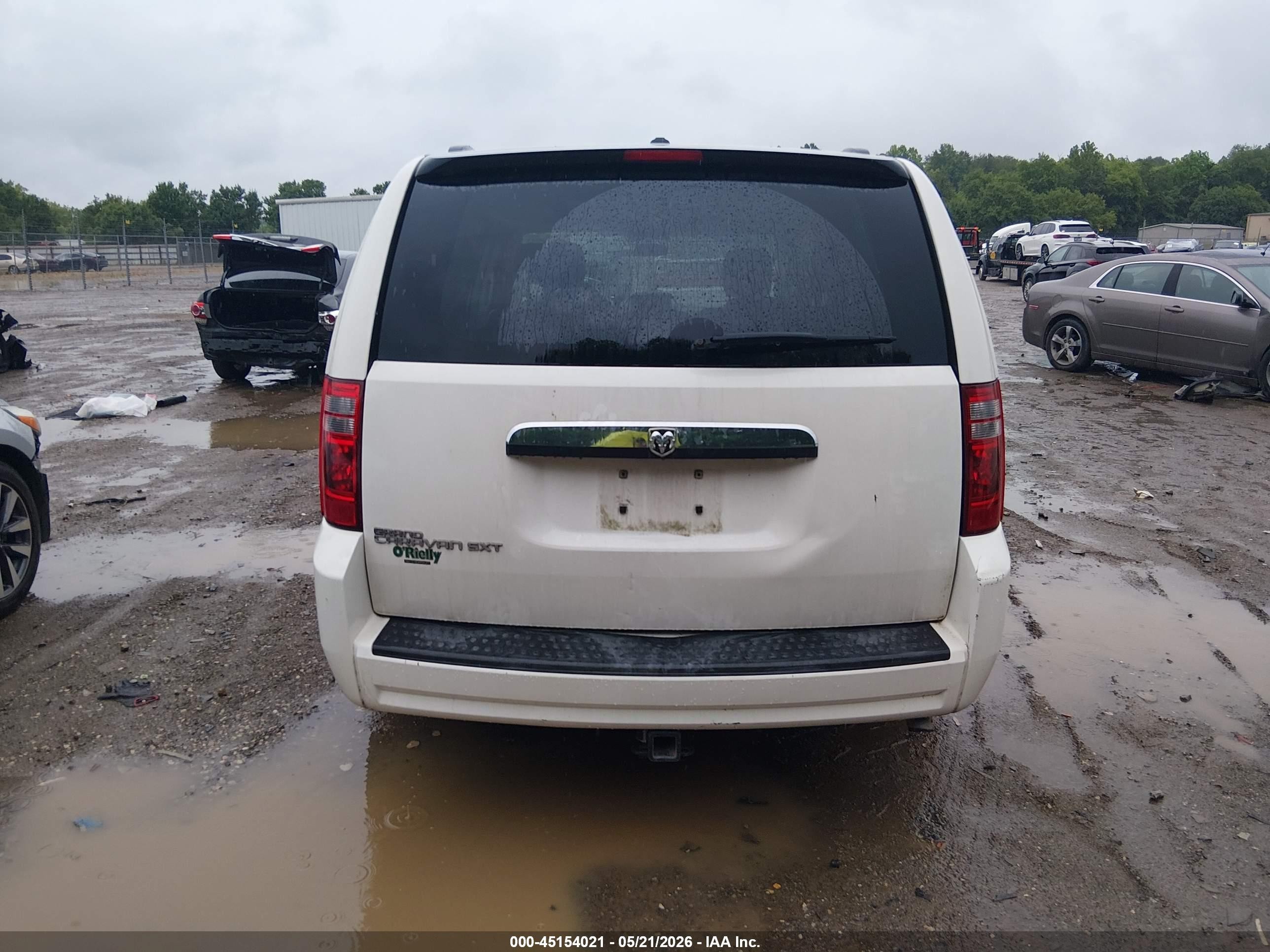 2008 Dodge Grand Caravan Sxt Белый vin: 1D8HN54P18B173696