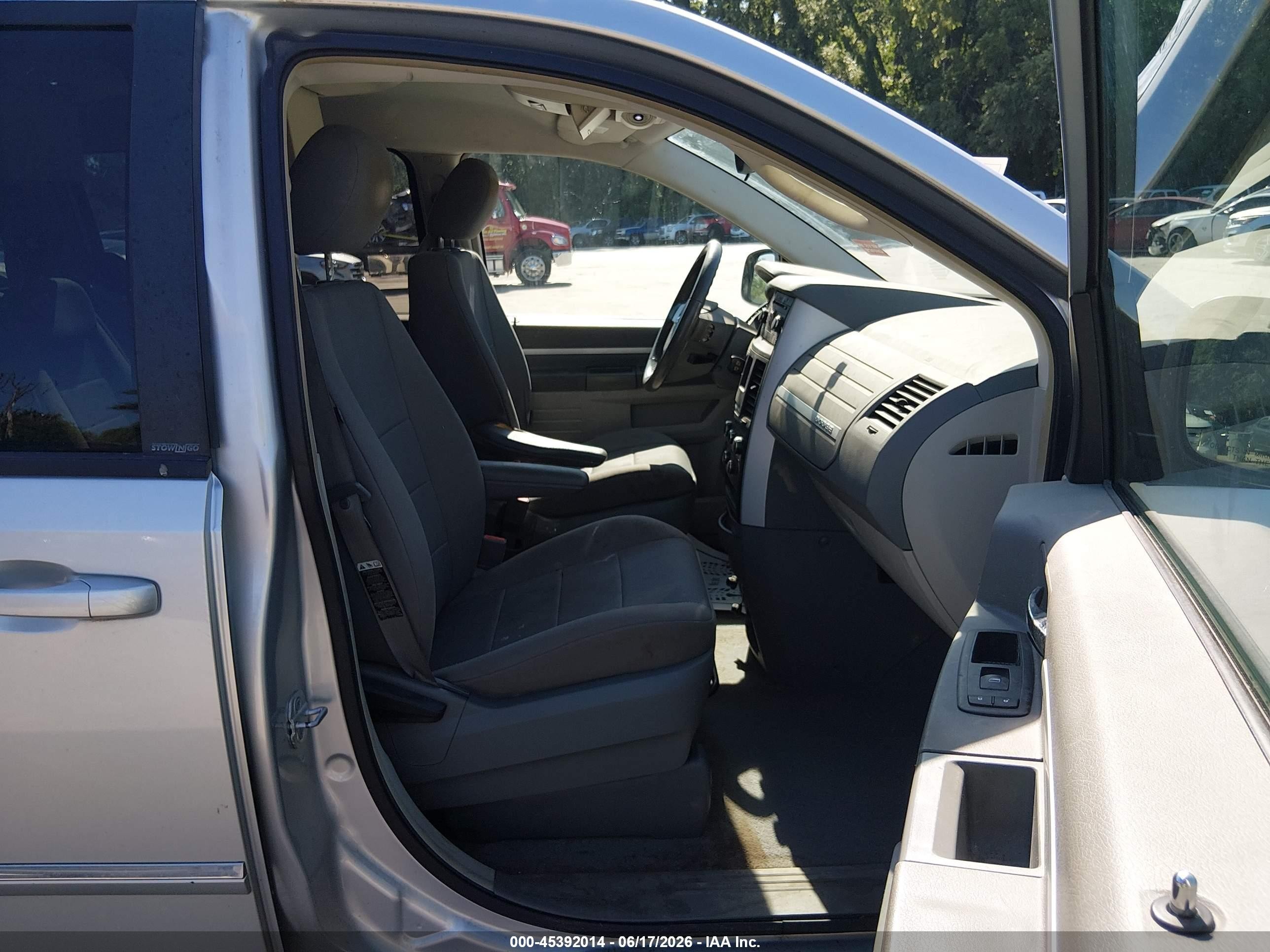 2008 Dodge Grand Caravan Sxt Silver vin: 1D8HN54P38B104024