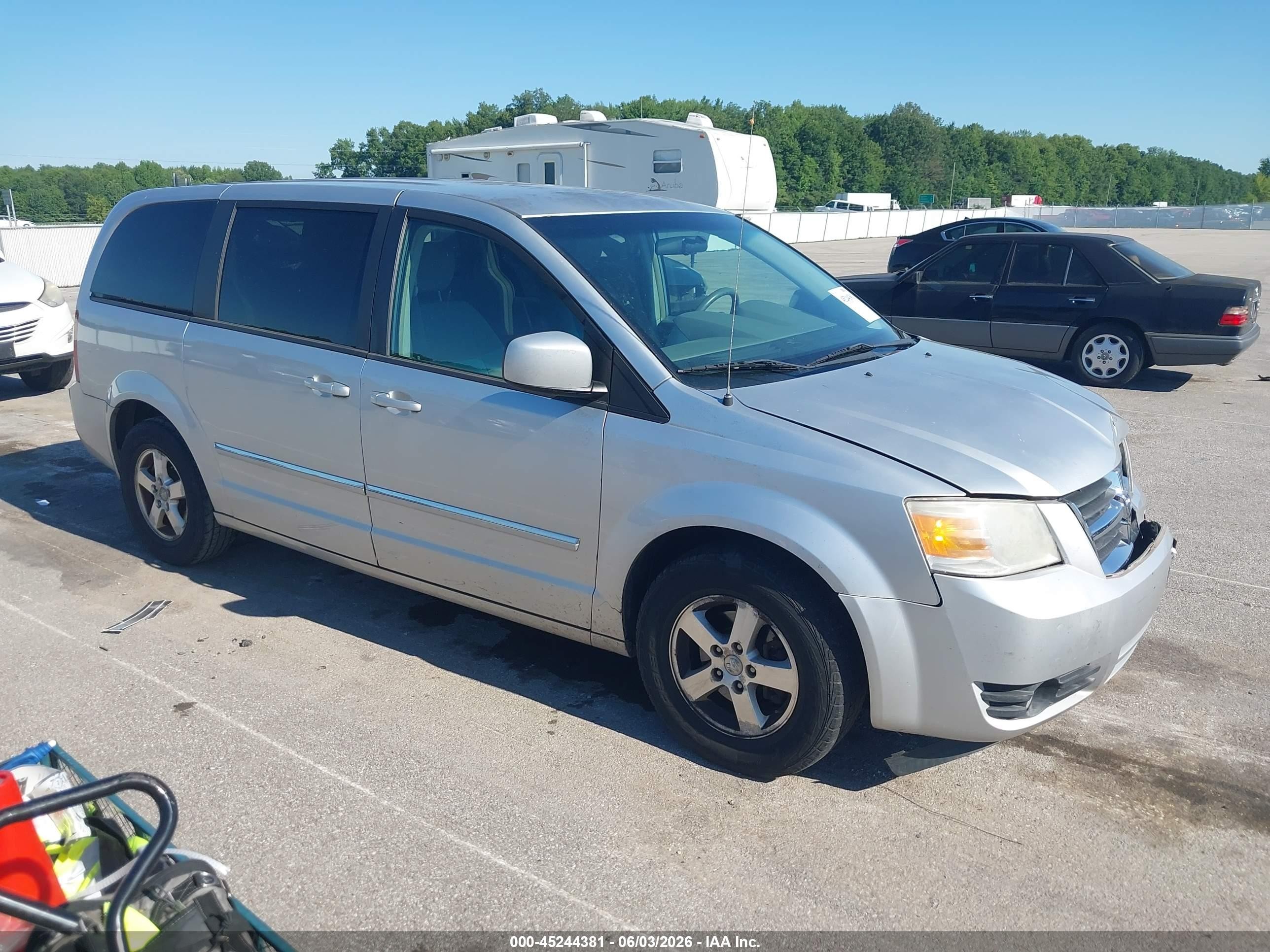 2008 Dodge Grand Caravan Sxt Silver vin: 1D8HN54PX8B106370