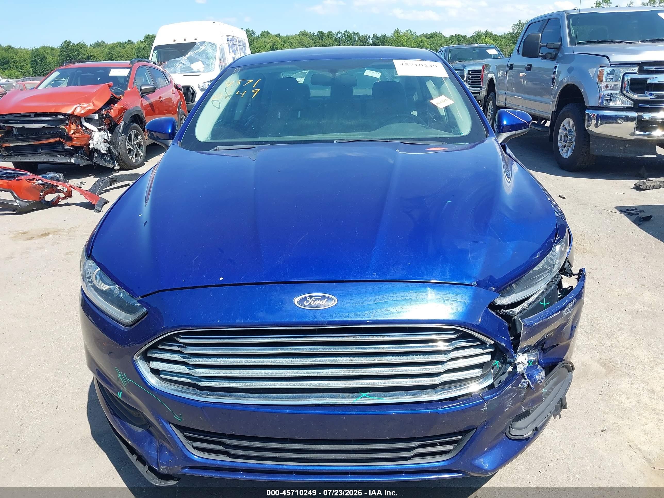 2014 Ford Fusion S Синий vin: 1FA6P0G70E5383639