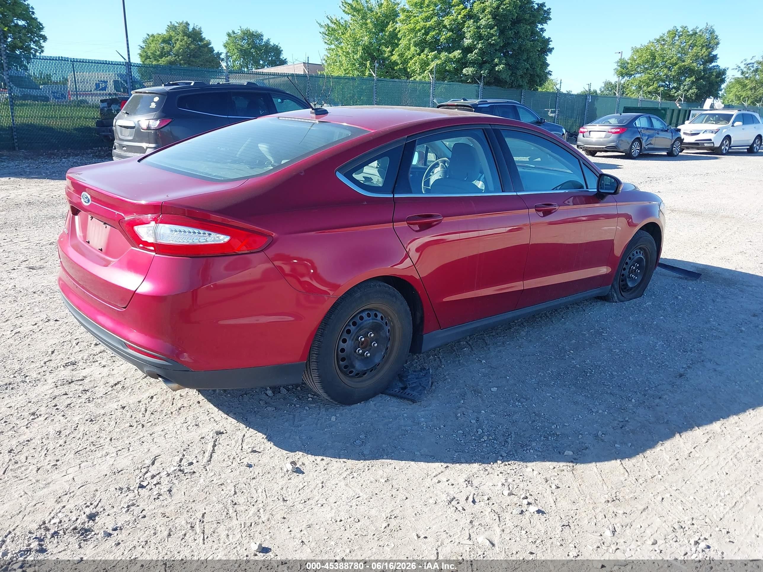 2014 Ford Fusion S Red vin: 1FA6P0G70E5401413