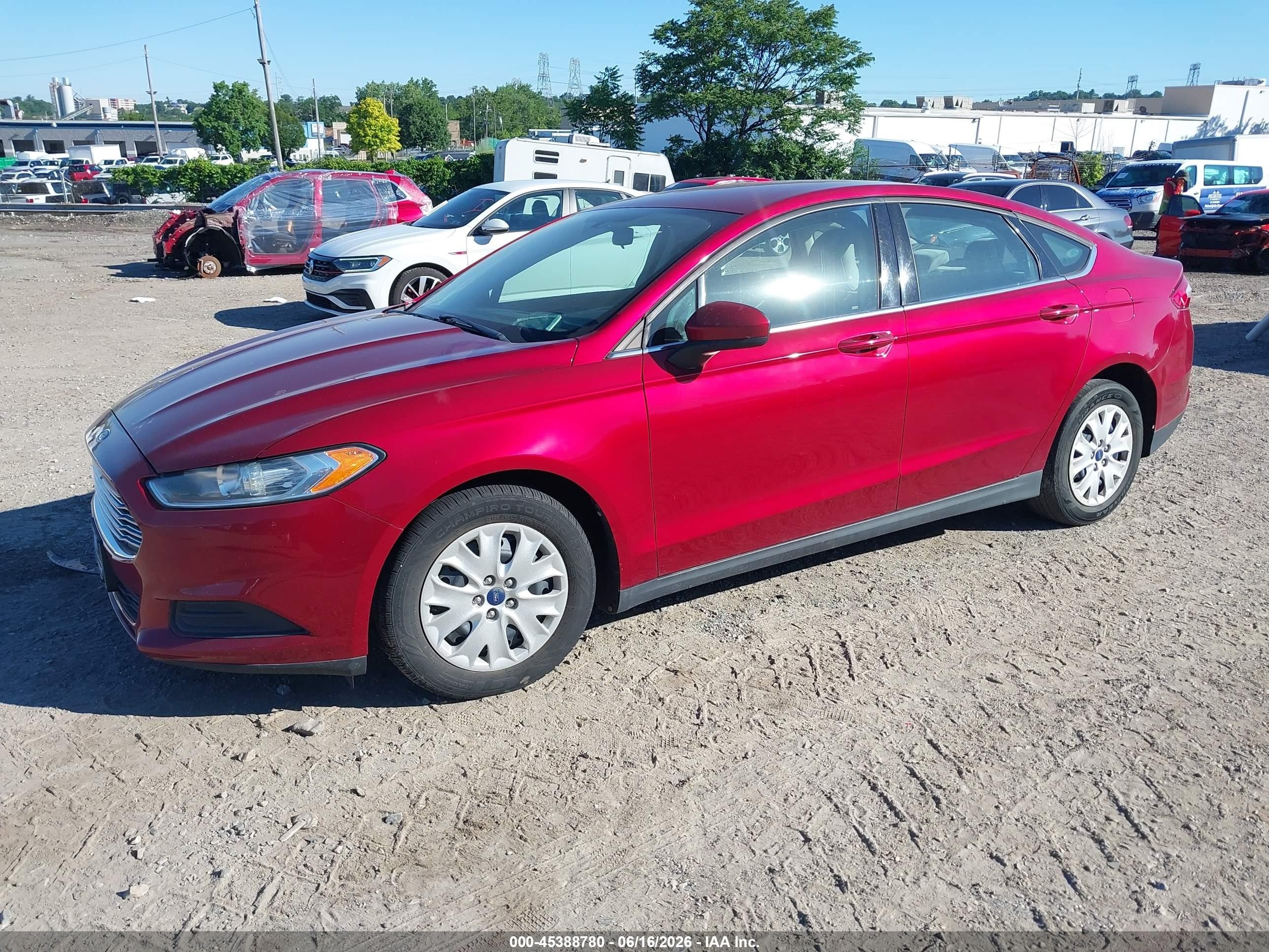 2014 Ford Fusion S Red vin: 1FA6P0G70E5401413