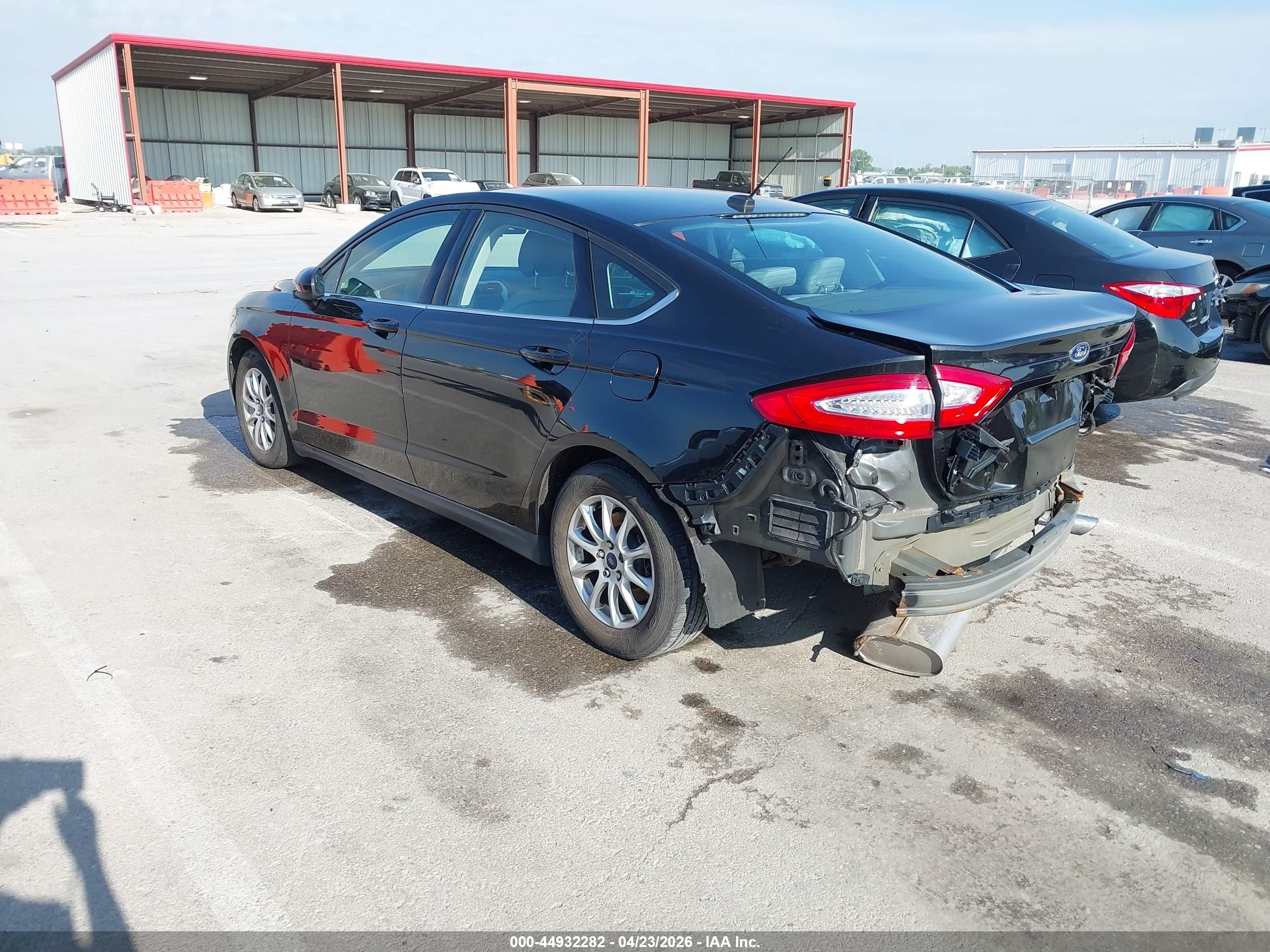 2015 Ford Fusion S Черный vin: 1FA6P0G70F5102196