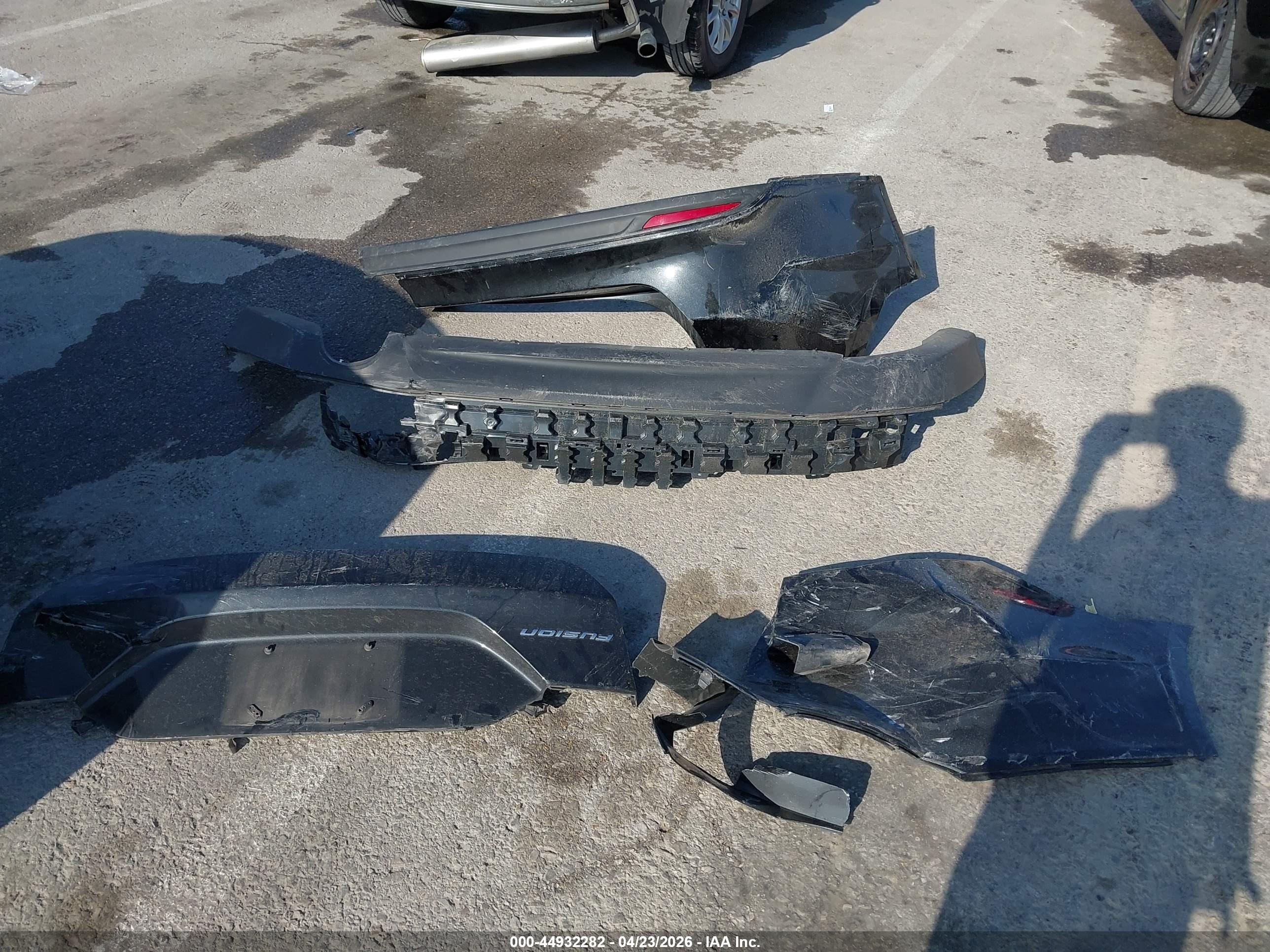 2015 Ford Fusion S Черный vin: 1FA6P0G70F5102196