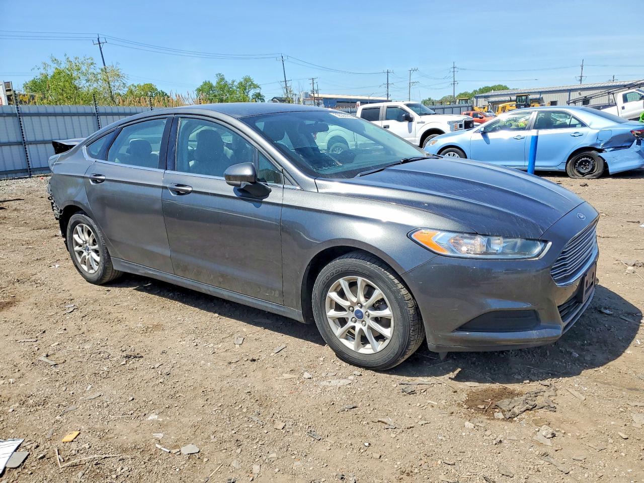 2015 Ford Fusion S Серый vin: 1FA6P0G70F5120522