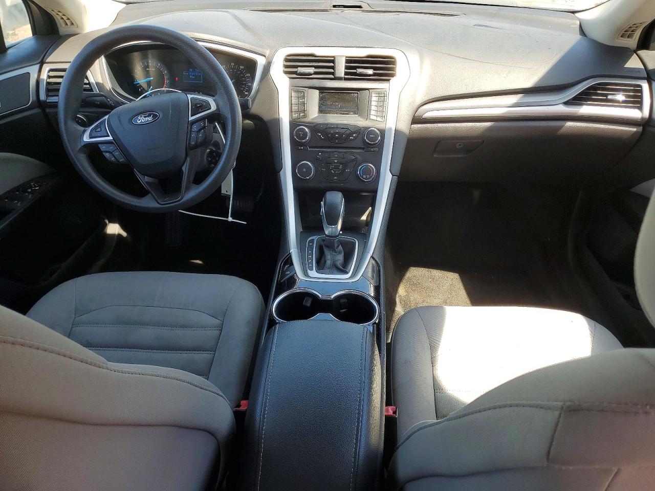 2015 Ford Fusion S Серый vin: 1FA6P0G70F5120522