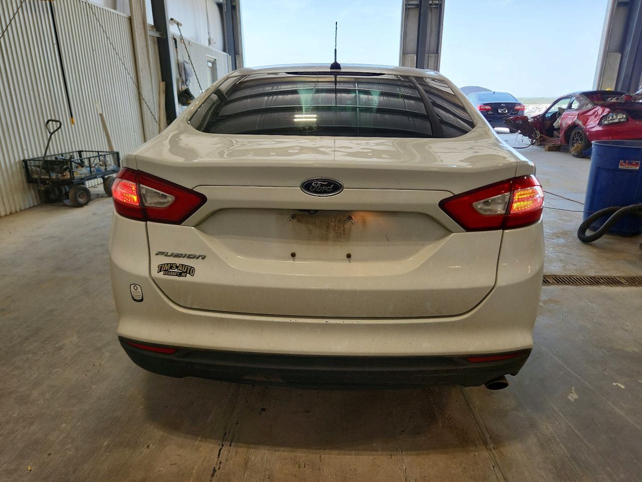 2015 Ford Fusion S Белый vin: 1FA6P0G70F5126014
