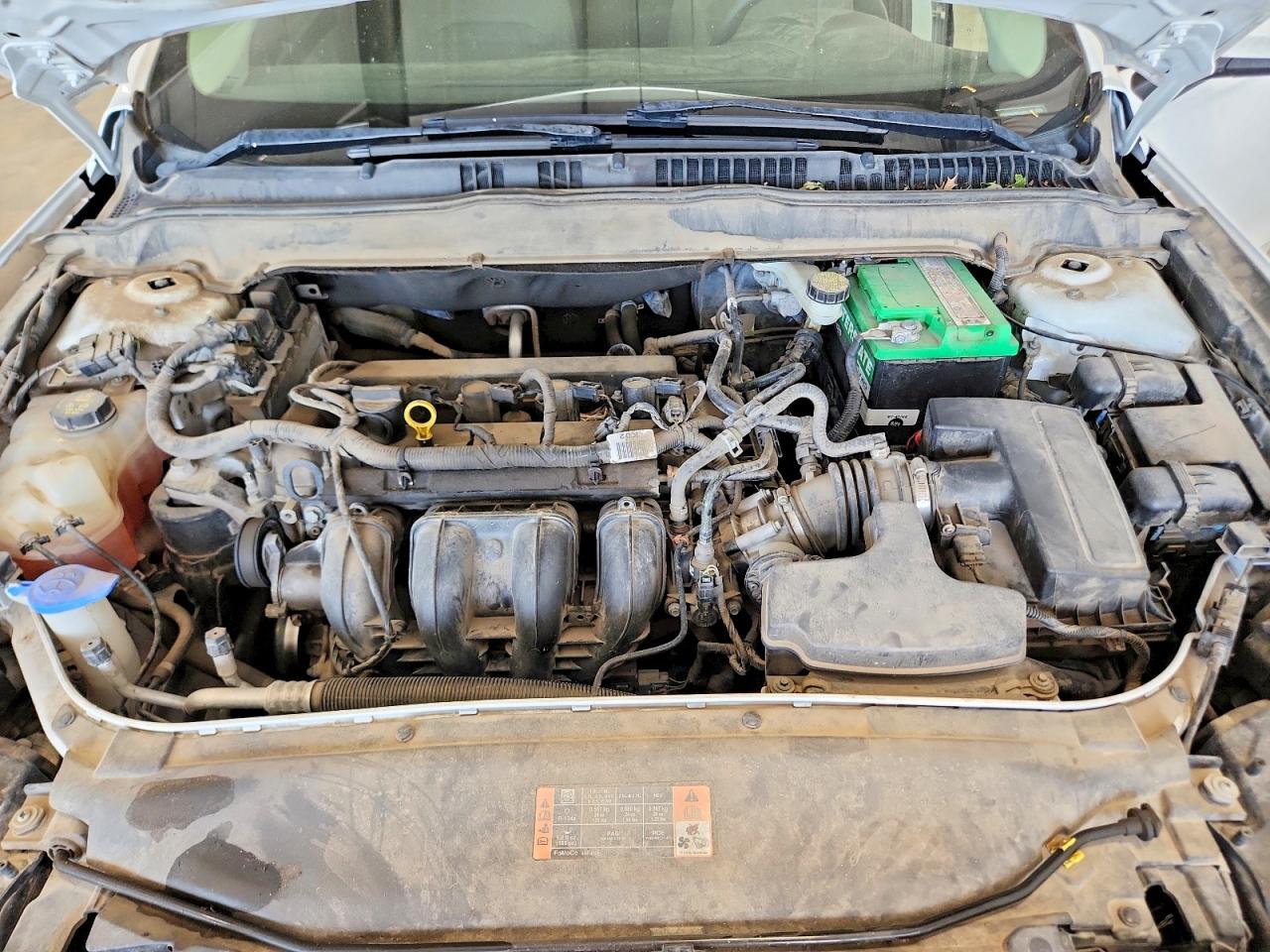 2015 Ford Fusion S Белый vin: 1FA6P0G70F5126014