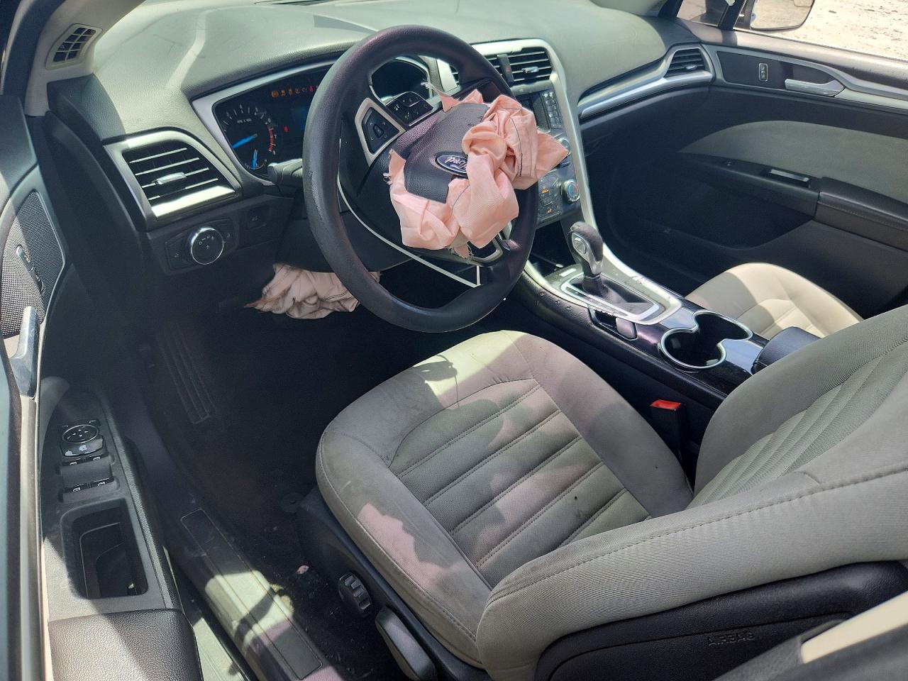 2015 Ford Fusion S Черный vin: 1FA6P0G70F5127003