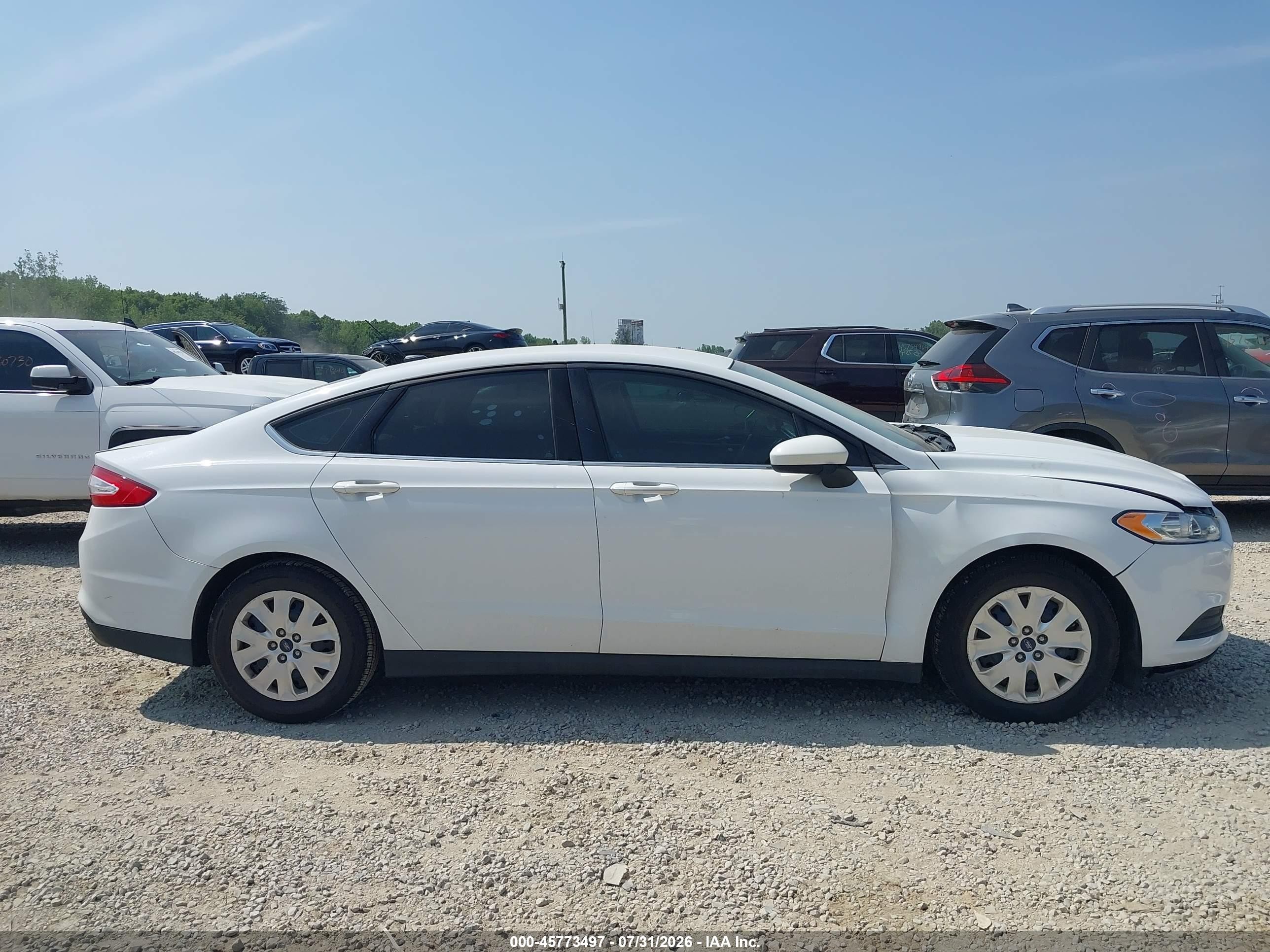 2014 Ford Fusion S Белый vin: 1FA6P0G71E5372262