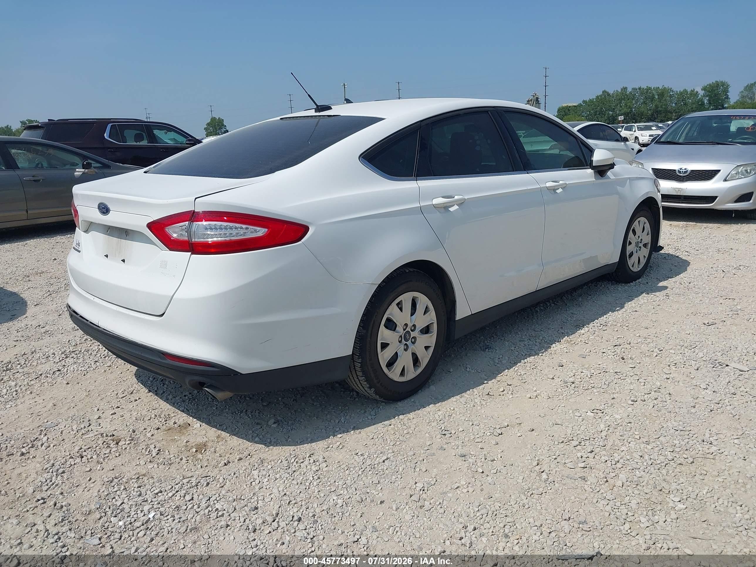 2014 Ford Fusion S Белый vin: 1FA6P0G71E5372262