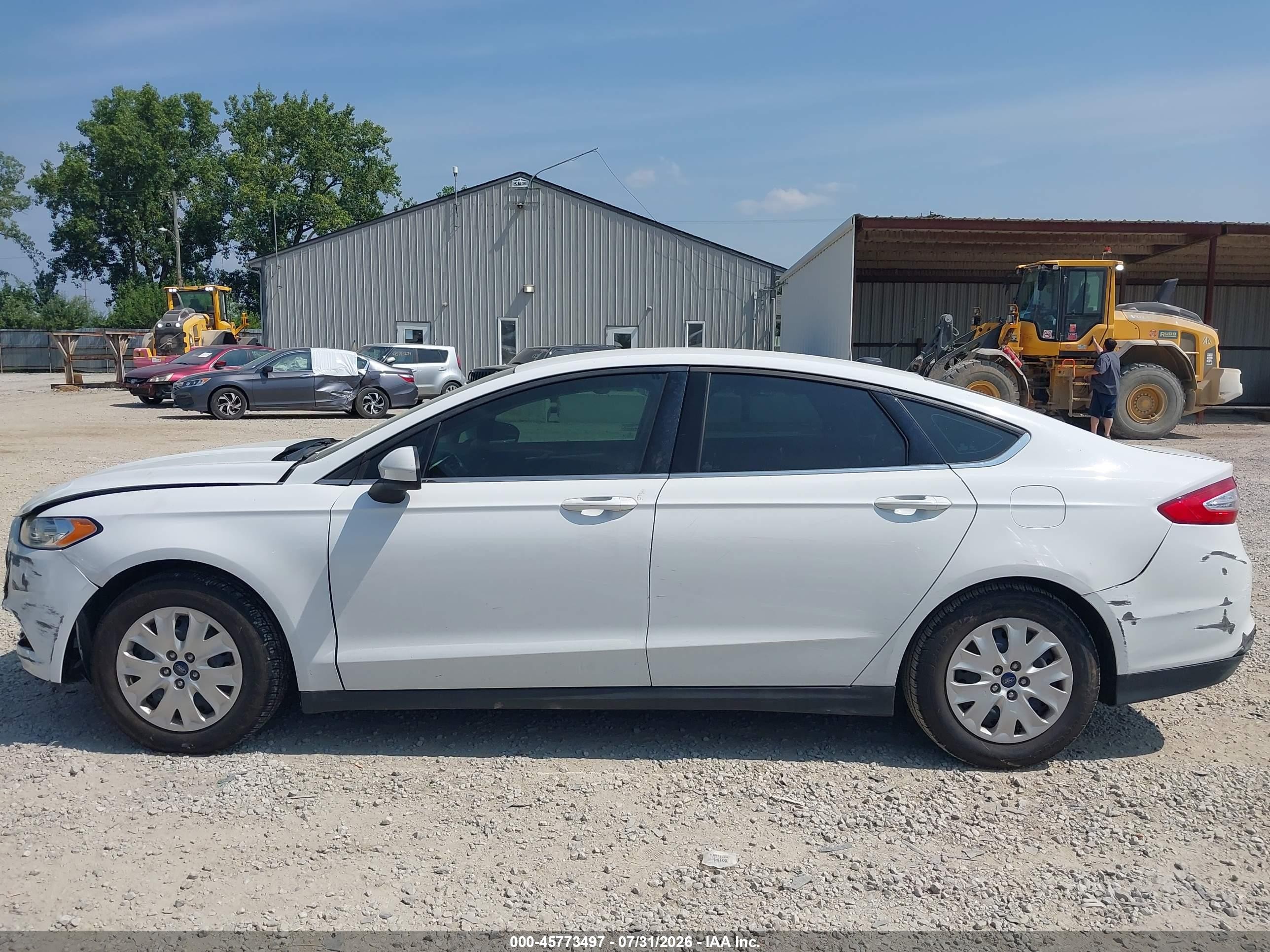 2014 Ford Fusion S Белый vin: 1FA6P0G71E5372262