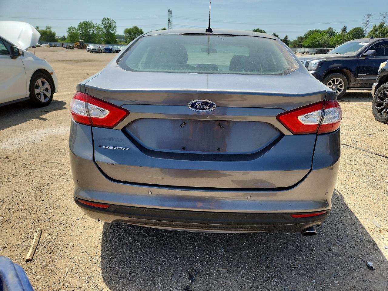 2014 Ford Fusion S Серый vin: 1FA6P0G71E5390535