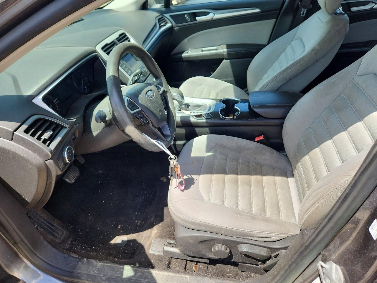 2014 Ford Fusion S Серый vin: 1FA6P0G71E5390535