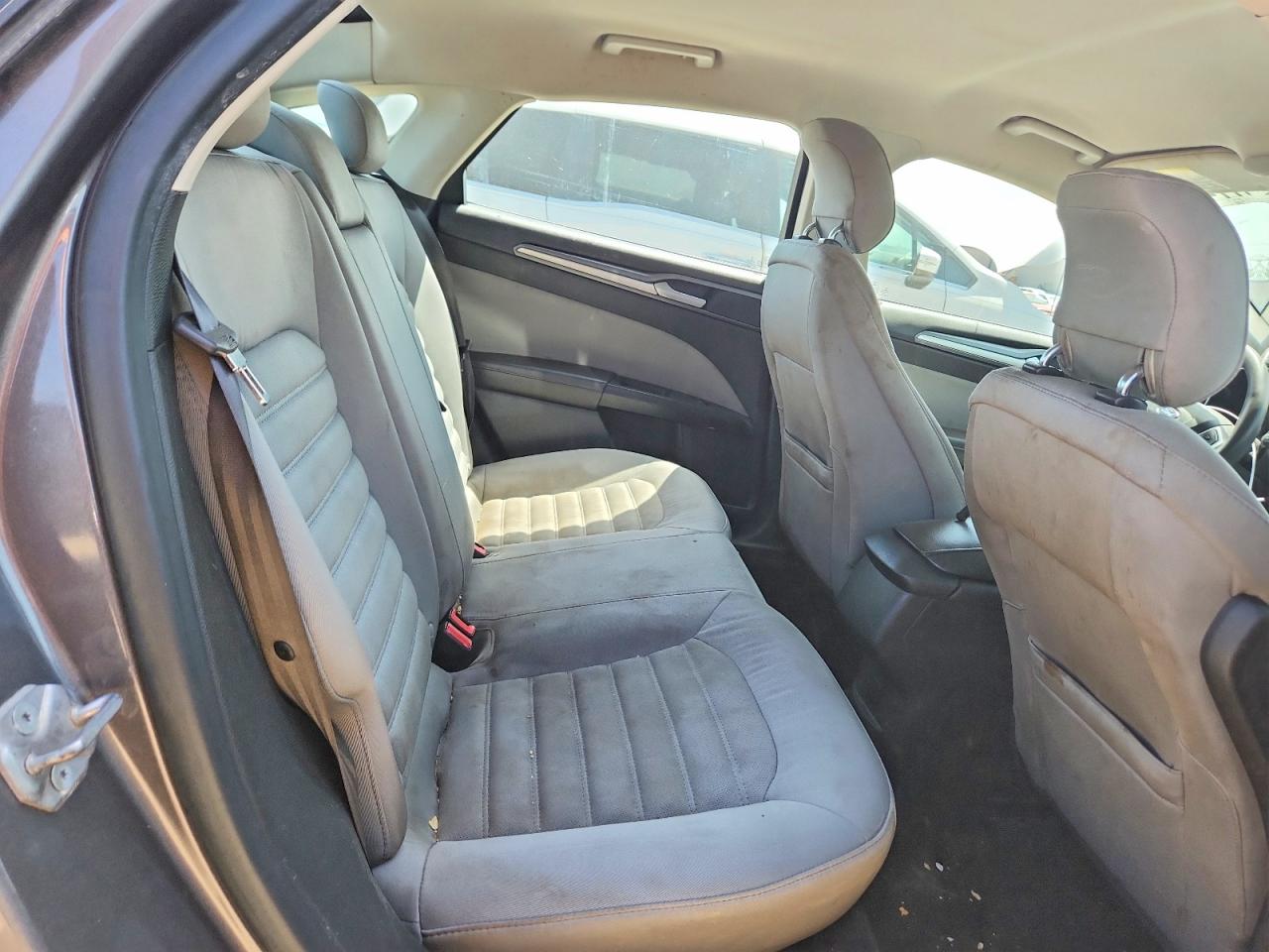 2014 Ford Fusion S Серый vin: 1FA6P0G71E5390535