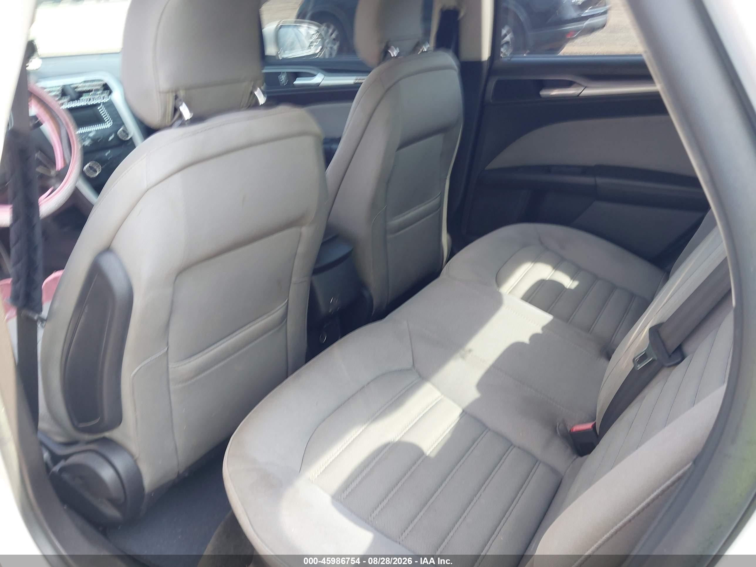 2014 Ford Fusion S White vin: 1FA6P0G71E5402585