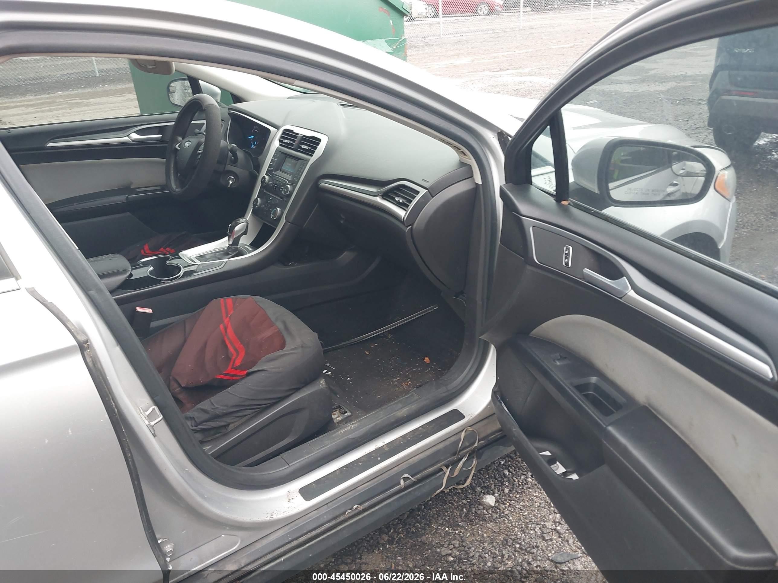 2014 Ford Fusion S Silver vin: 1FA6P0G72E5371346