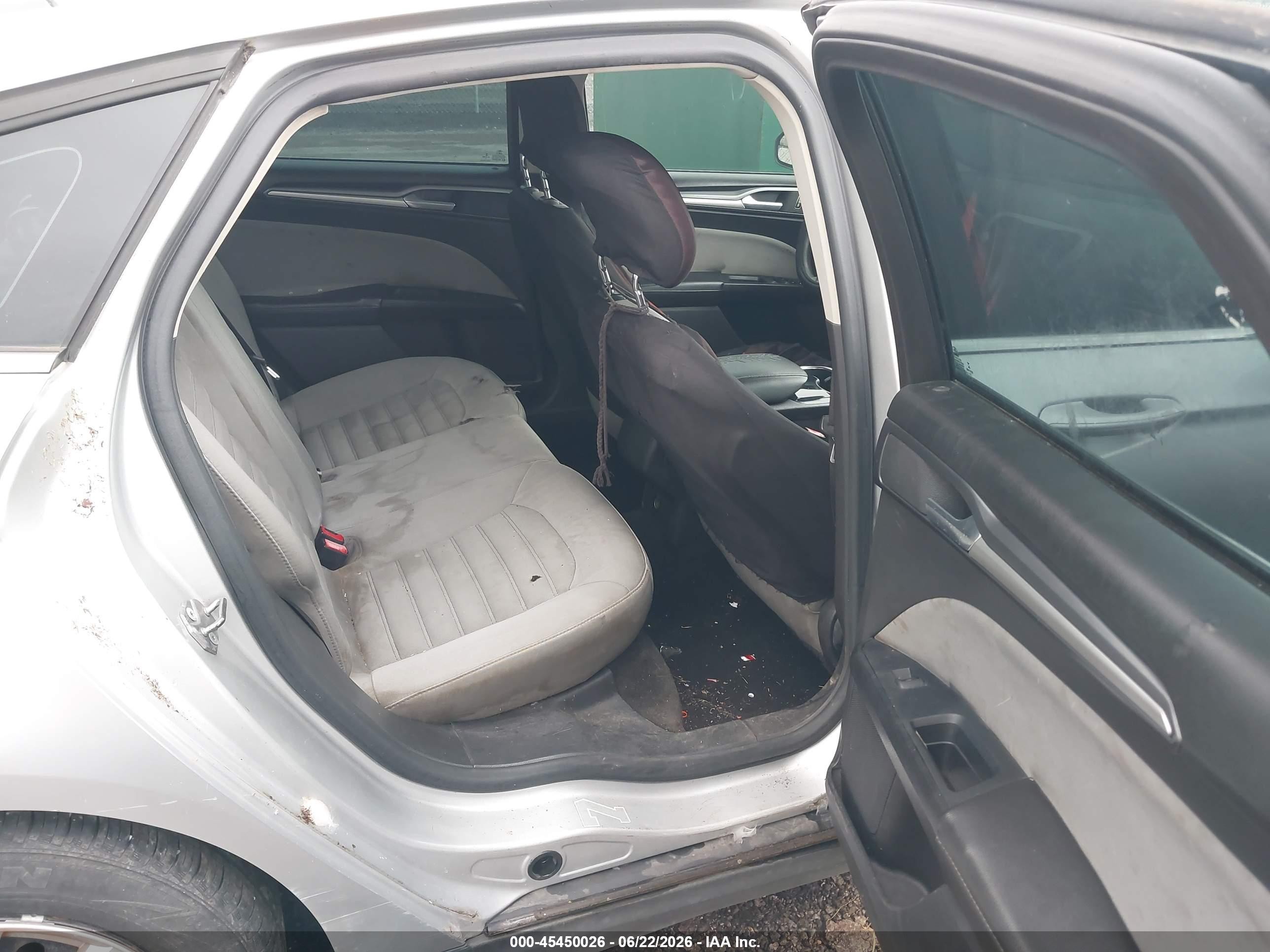 2014 Ford Fusion S Silver vin: 1FA6P0G72E5371346