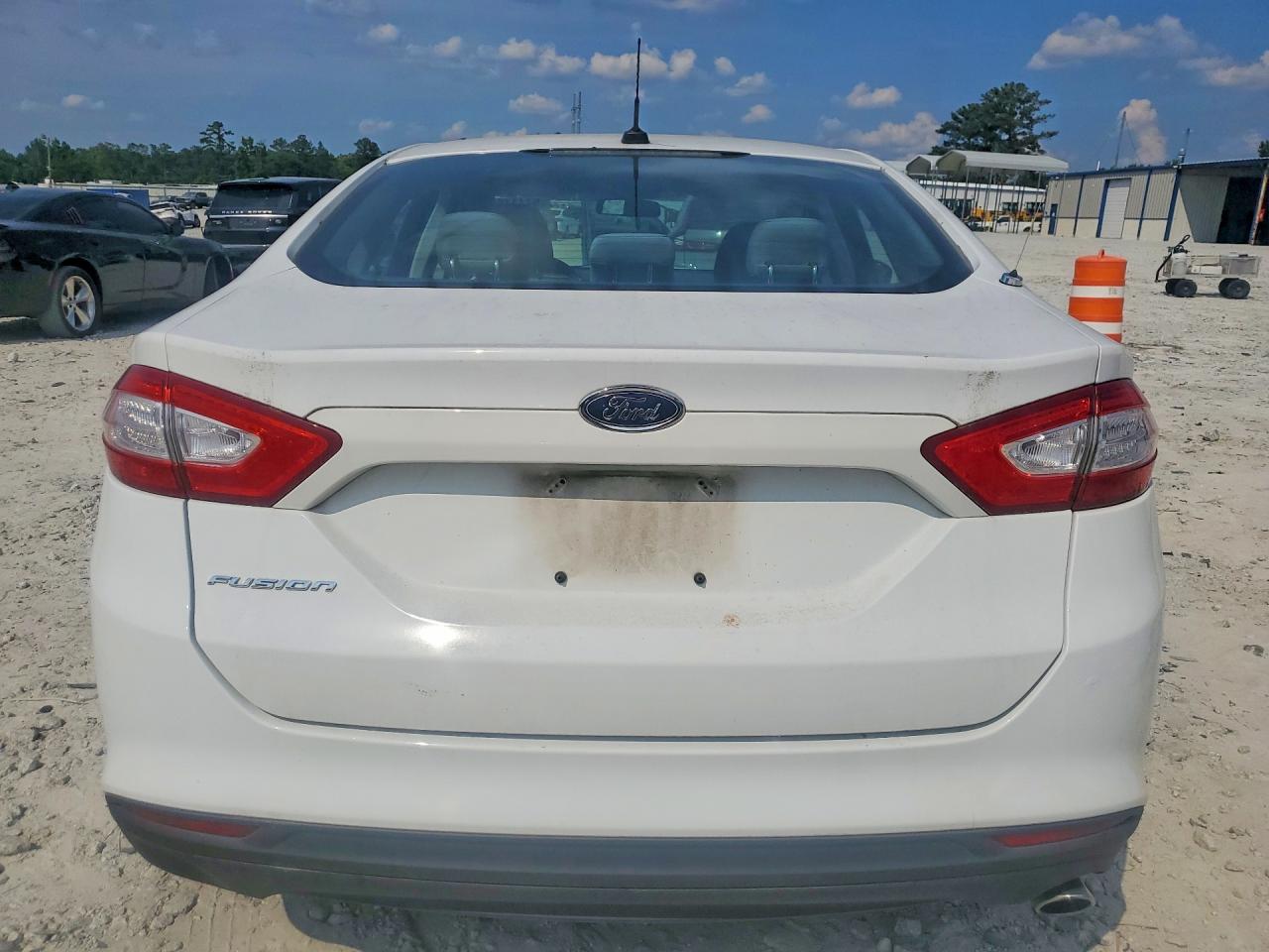 2014 Ford Fusion S White vin: 1FA6P0G72E5377793