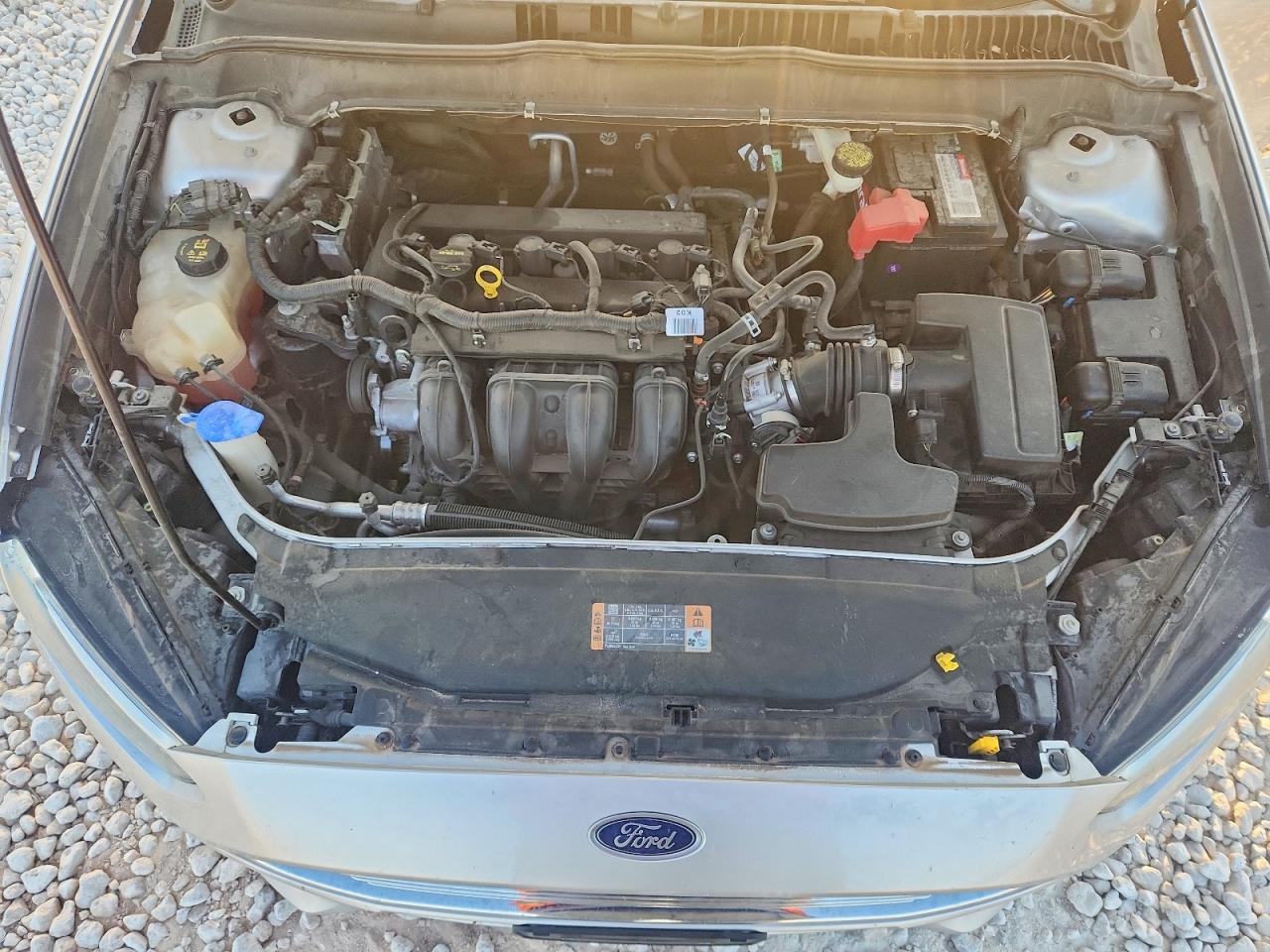 2015 Ford Fusion S Серебряный vin: 1FA6P0G72F5106671