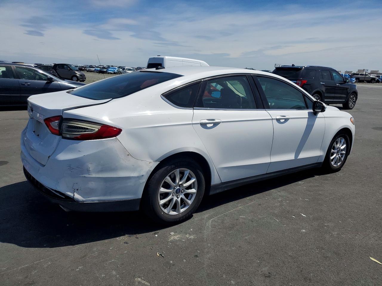 2015 Ford Fusion S White vin: 1FA6P0G72F5119095