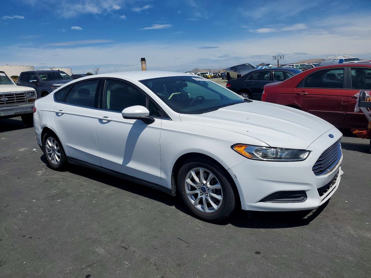 2015 Ford Fusion S White vin: 1FA6P0G72F5119095
