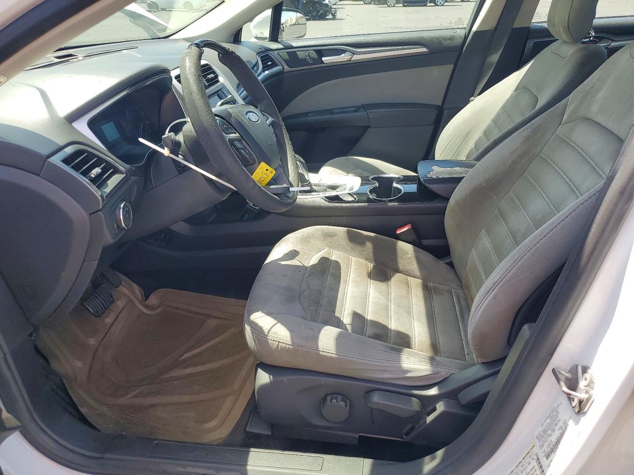 2015 Ford Fusion S White vin: 1FA6P0G72F5119095