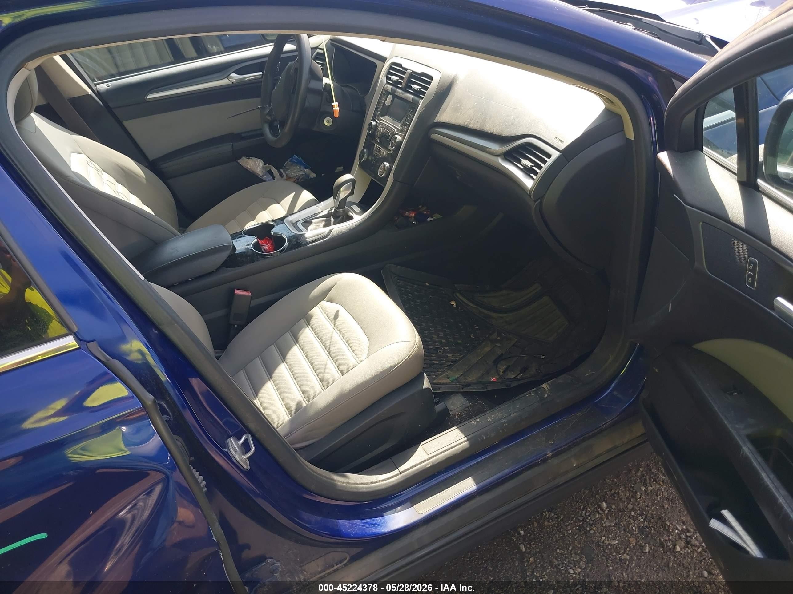 2014 Ford Fusion S Синий vin: 1FA6P0G73E5364762
