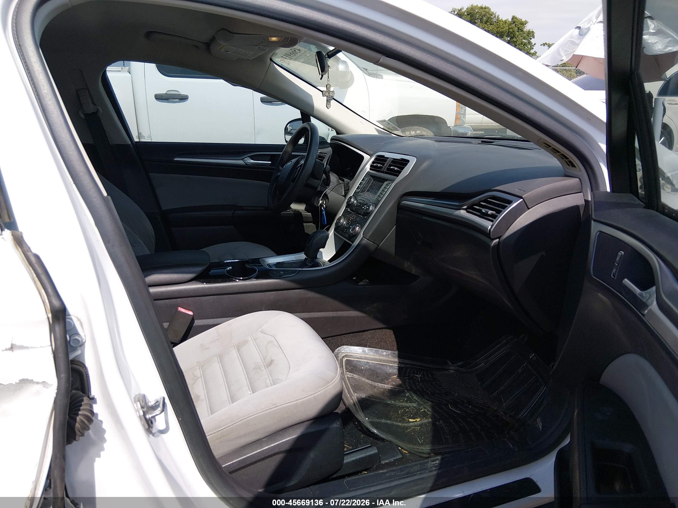 2014 Ford Fusion S White vin: 1FA6P0G73E5367757