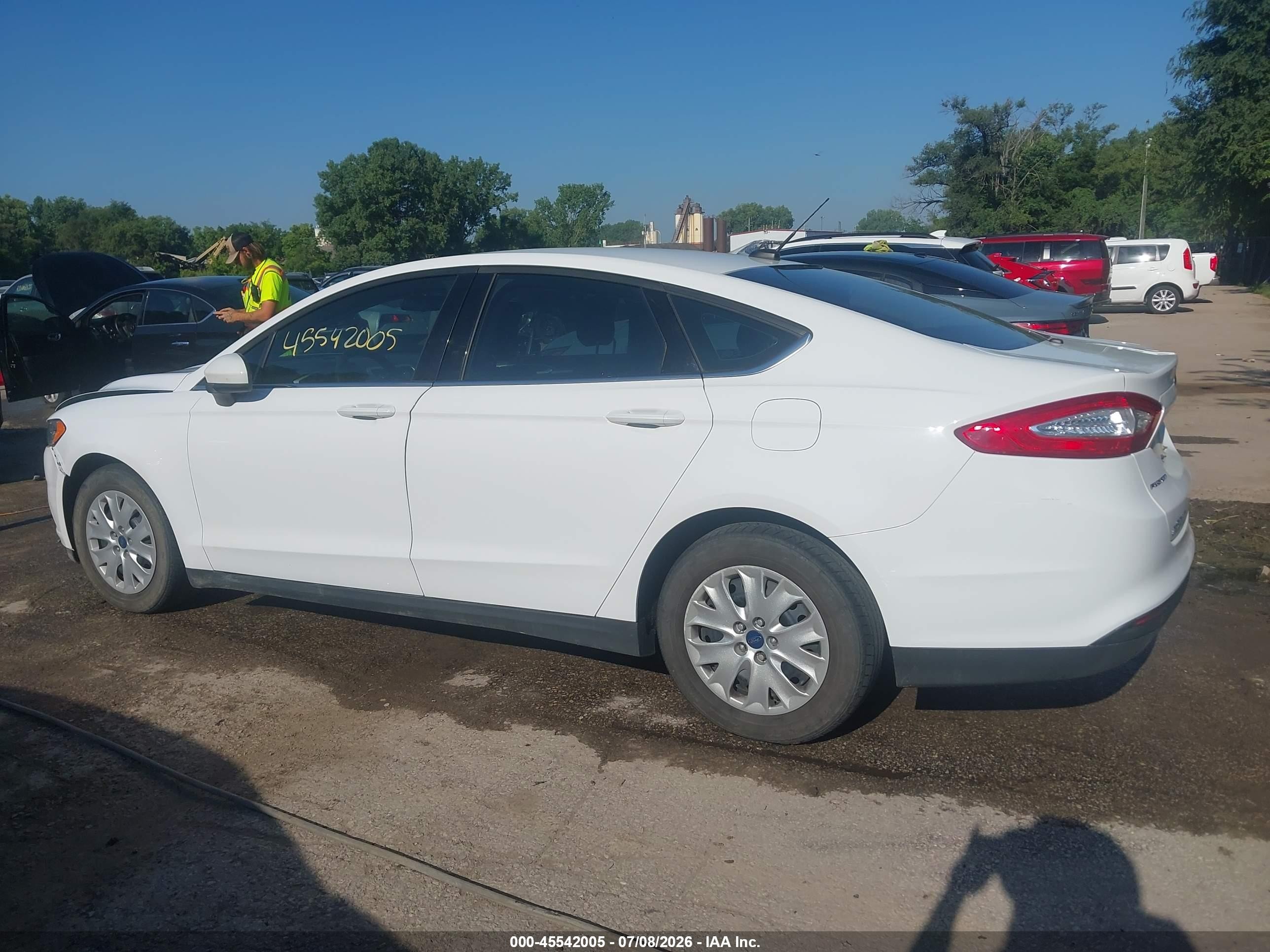 2014 Ford Fusion S White vin: 1FA6P0G73E5375809