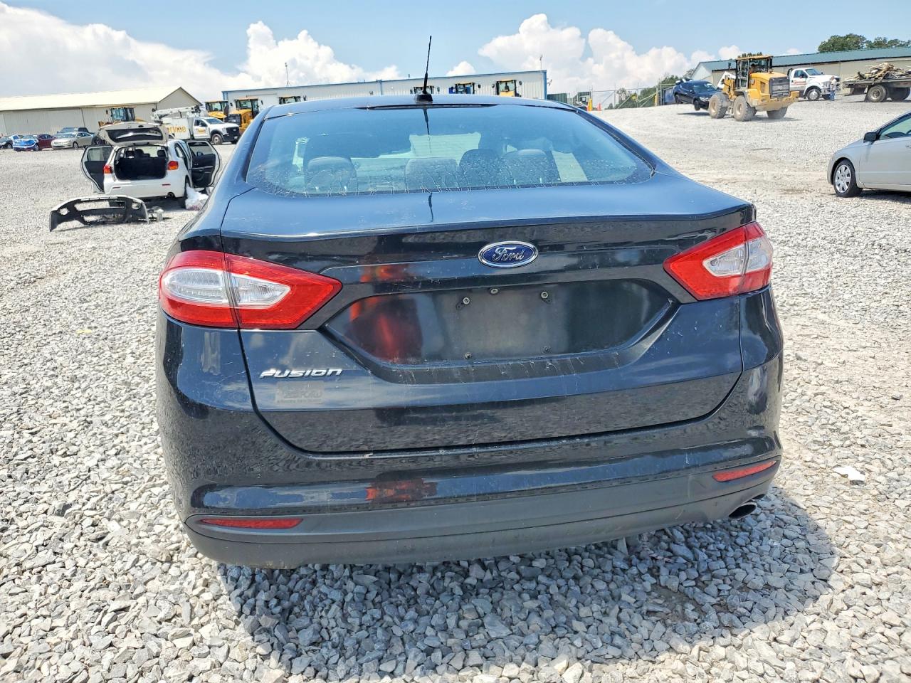 2015 Ford Fusion S Черный vin: 1FA6P0G73F5122894