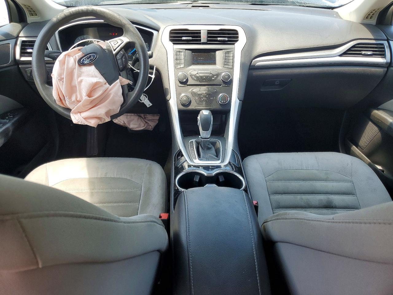 2015 Ford Fusion S Черный vin: 1FA6P0G73F5122894