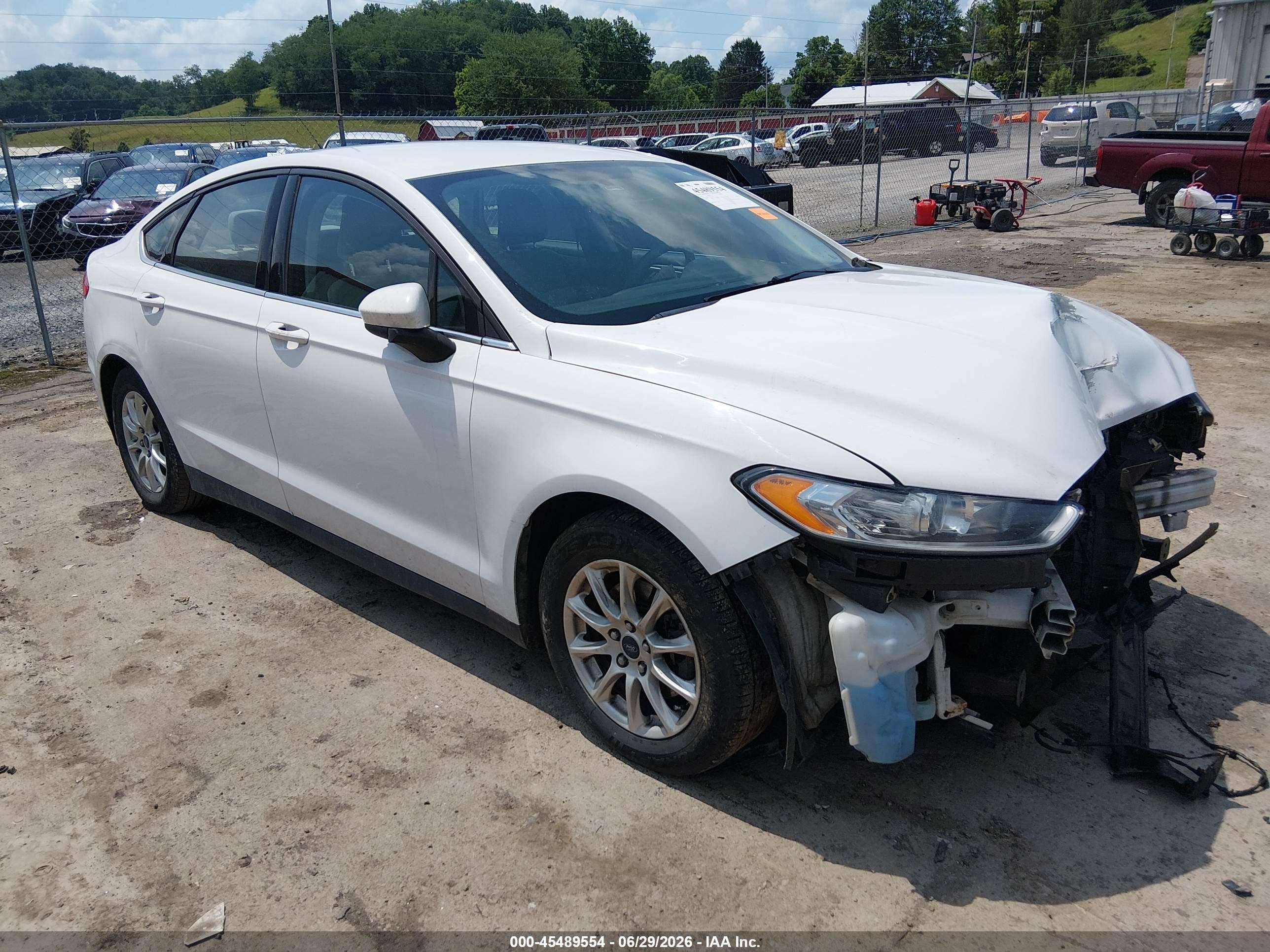 2015 Ford Fusion S White vin: 1FA6P0G73F5127772