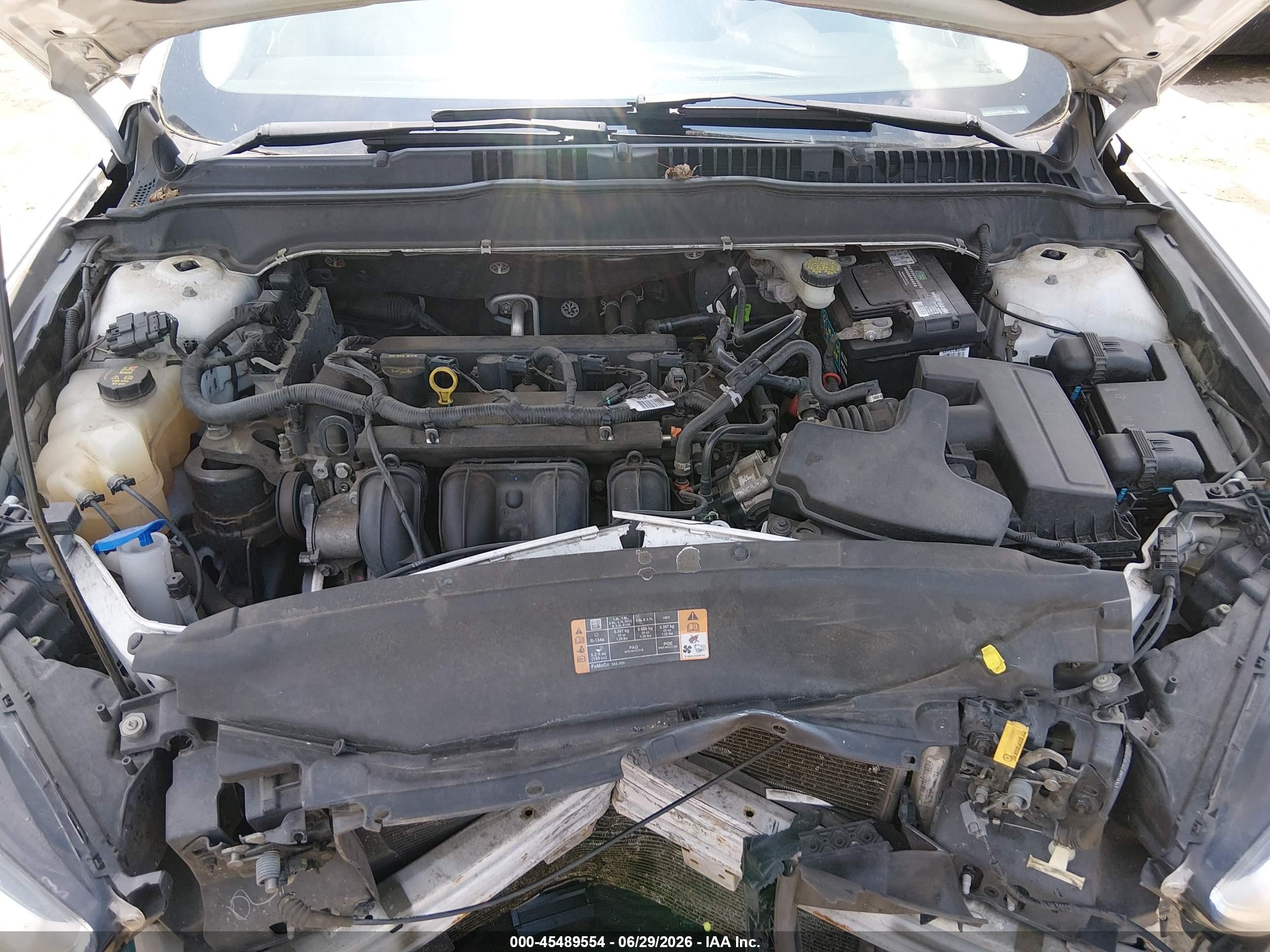2015 Ford Fusion S Белый vin: 1FA6P0G73F5127772