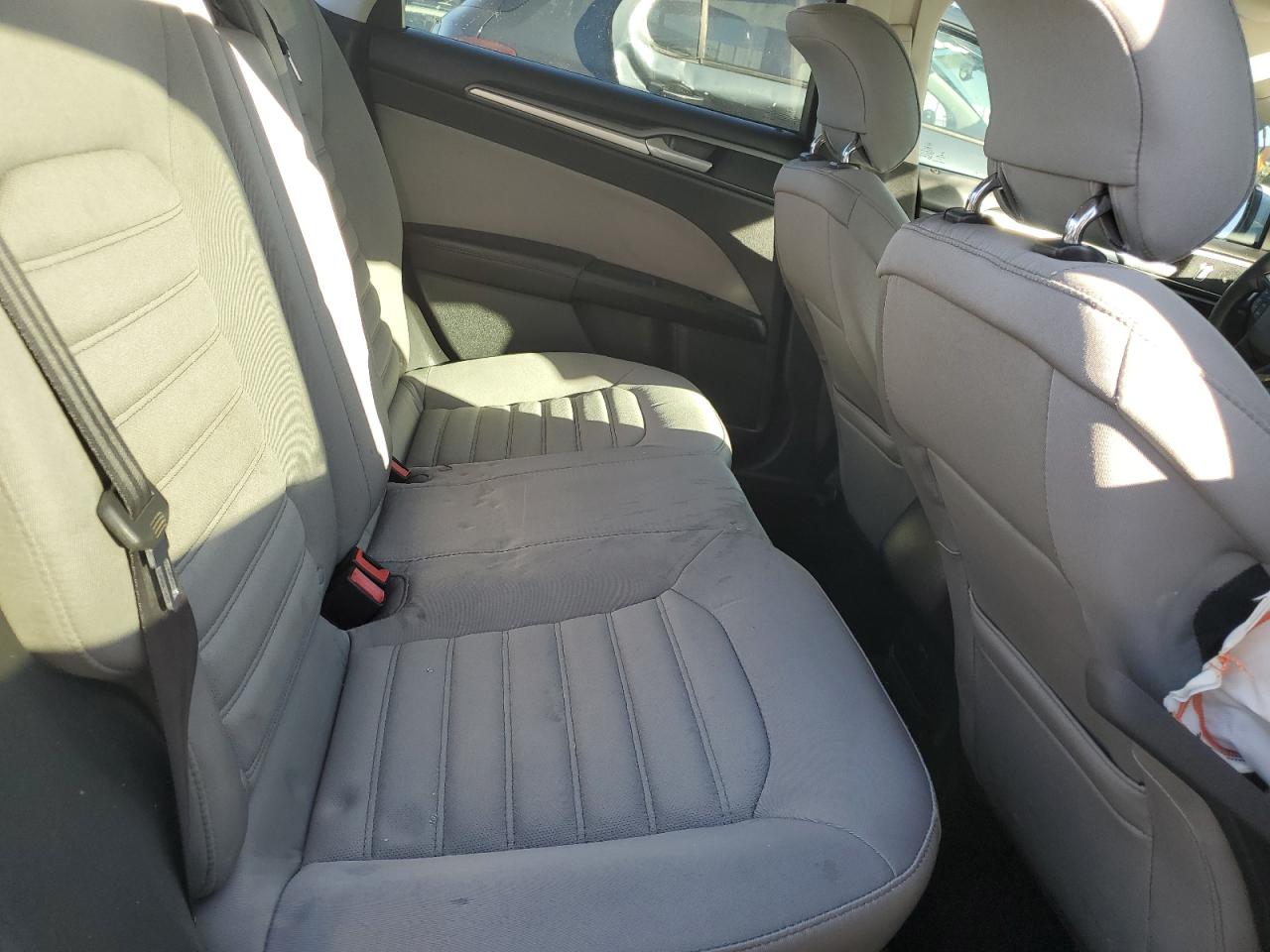 2015 Ford Fusion S White vin: 1FA6P0G74F5114917