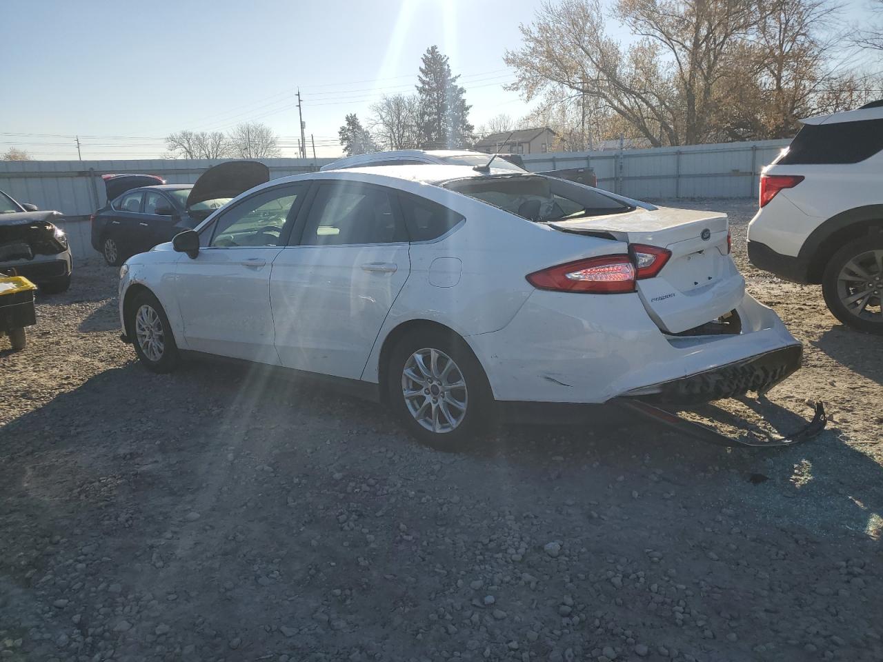 2015 Ford Fusion S White vin: 1FA6P0G74F5114917