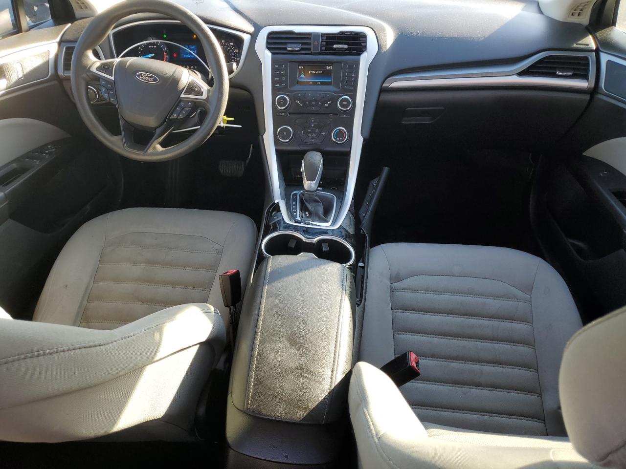 2015 Ford Fusion S White vin: 1FA6P0G74F5114917